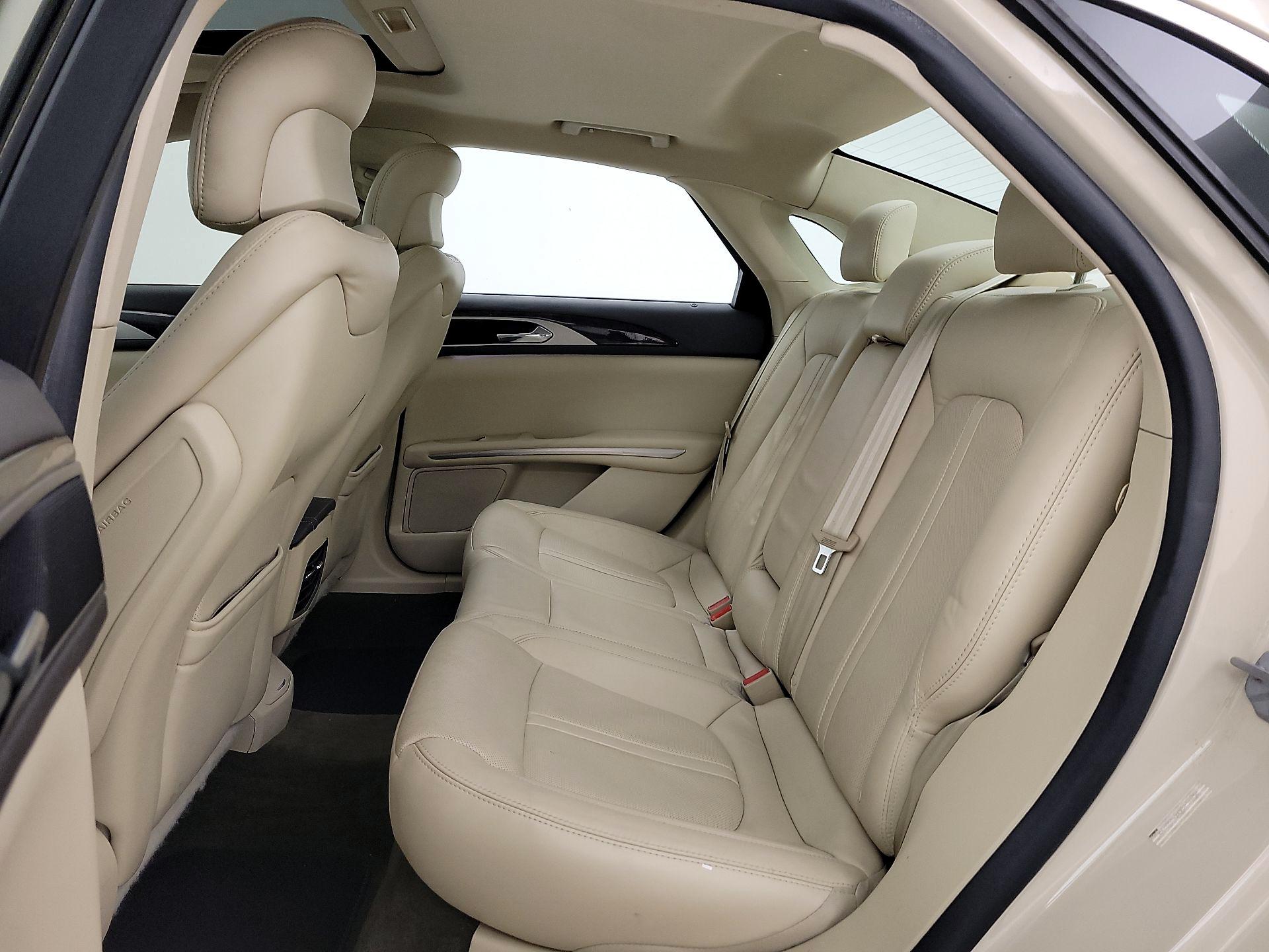 Thumbnail: 2014 Lincoln MKZ - 20