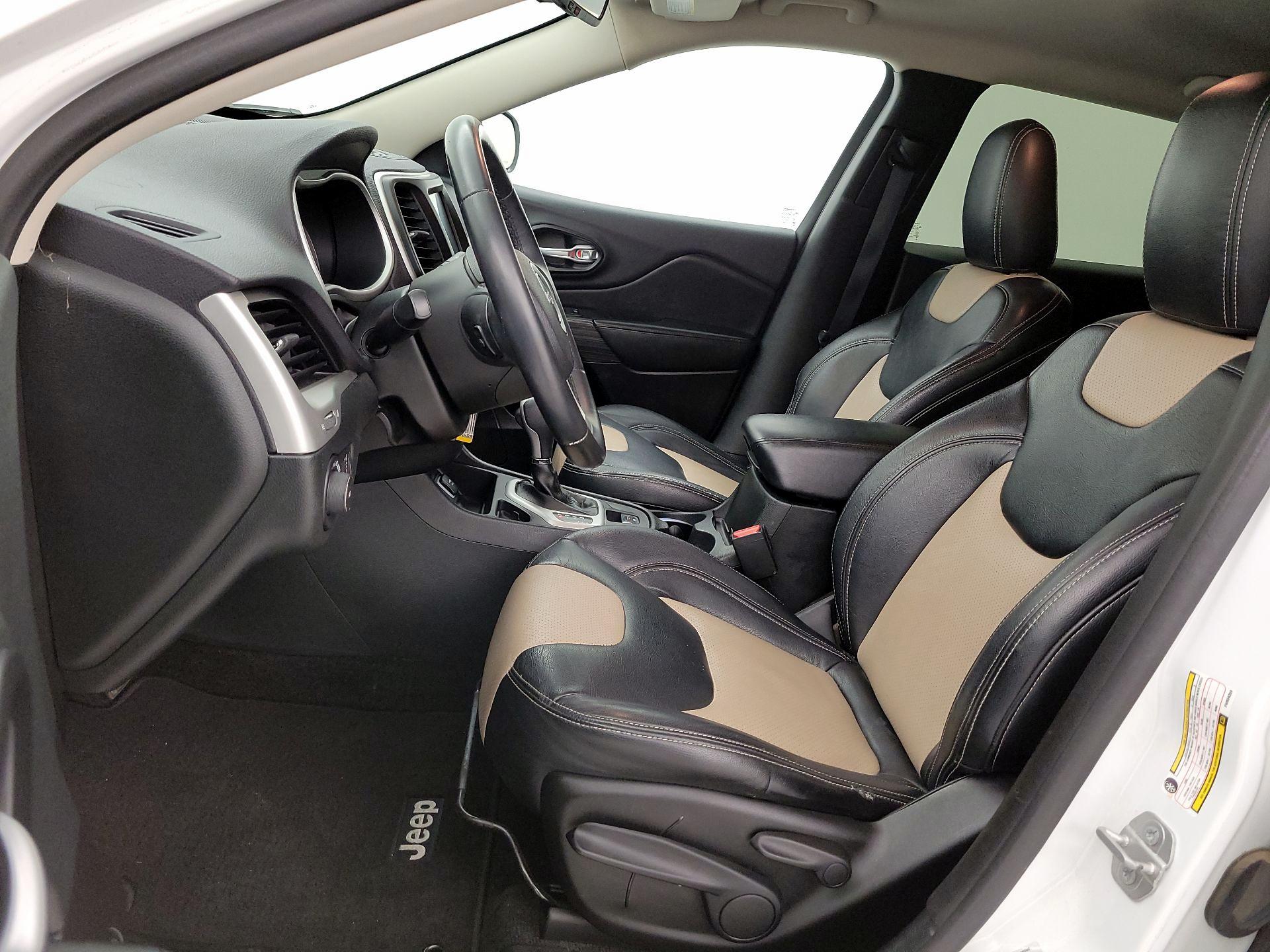 Thumbnail: 2015 Jeep Cherokee - 11