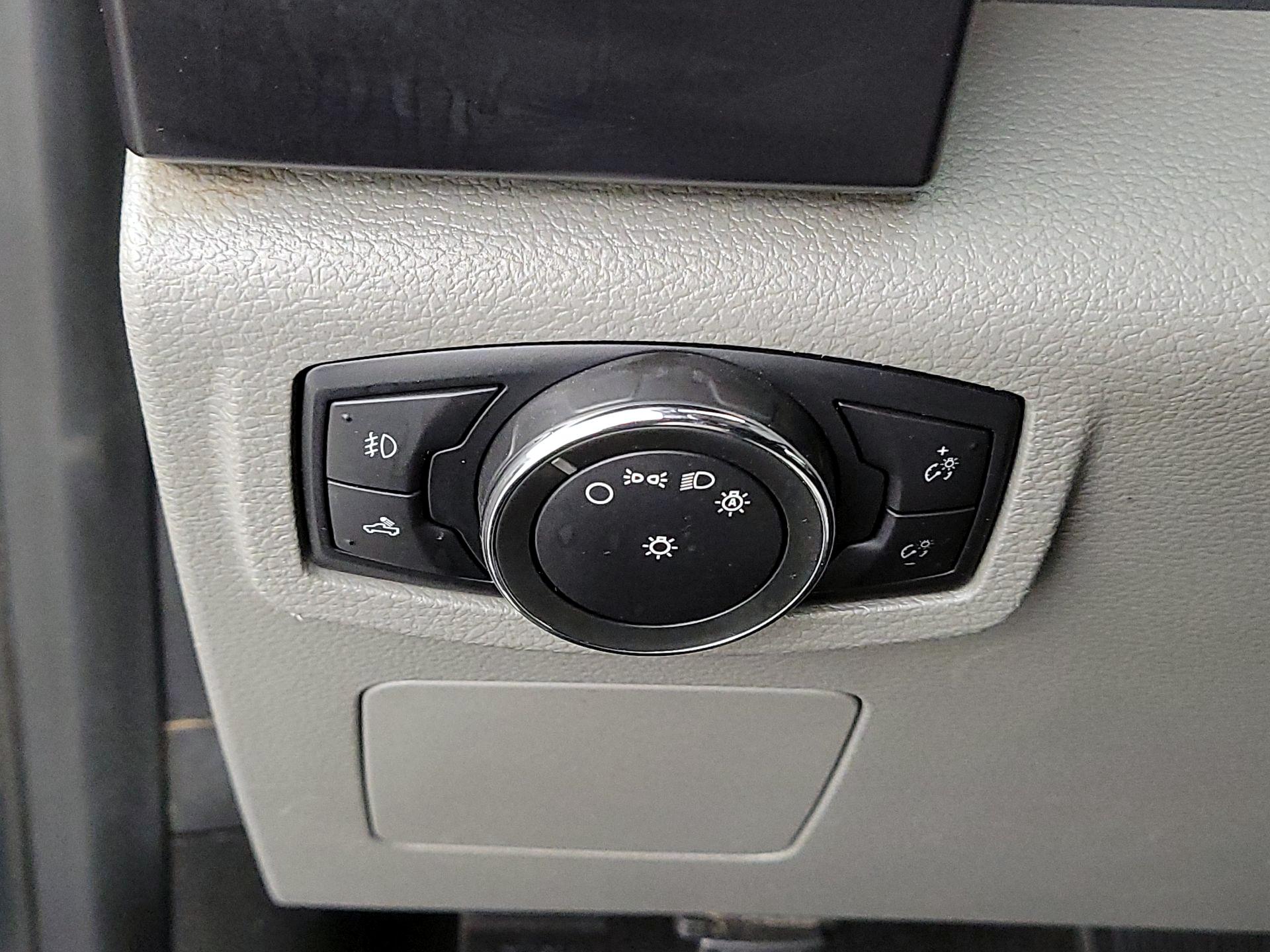 Thumbnail: 2016 Ford F-150 - 13