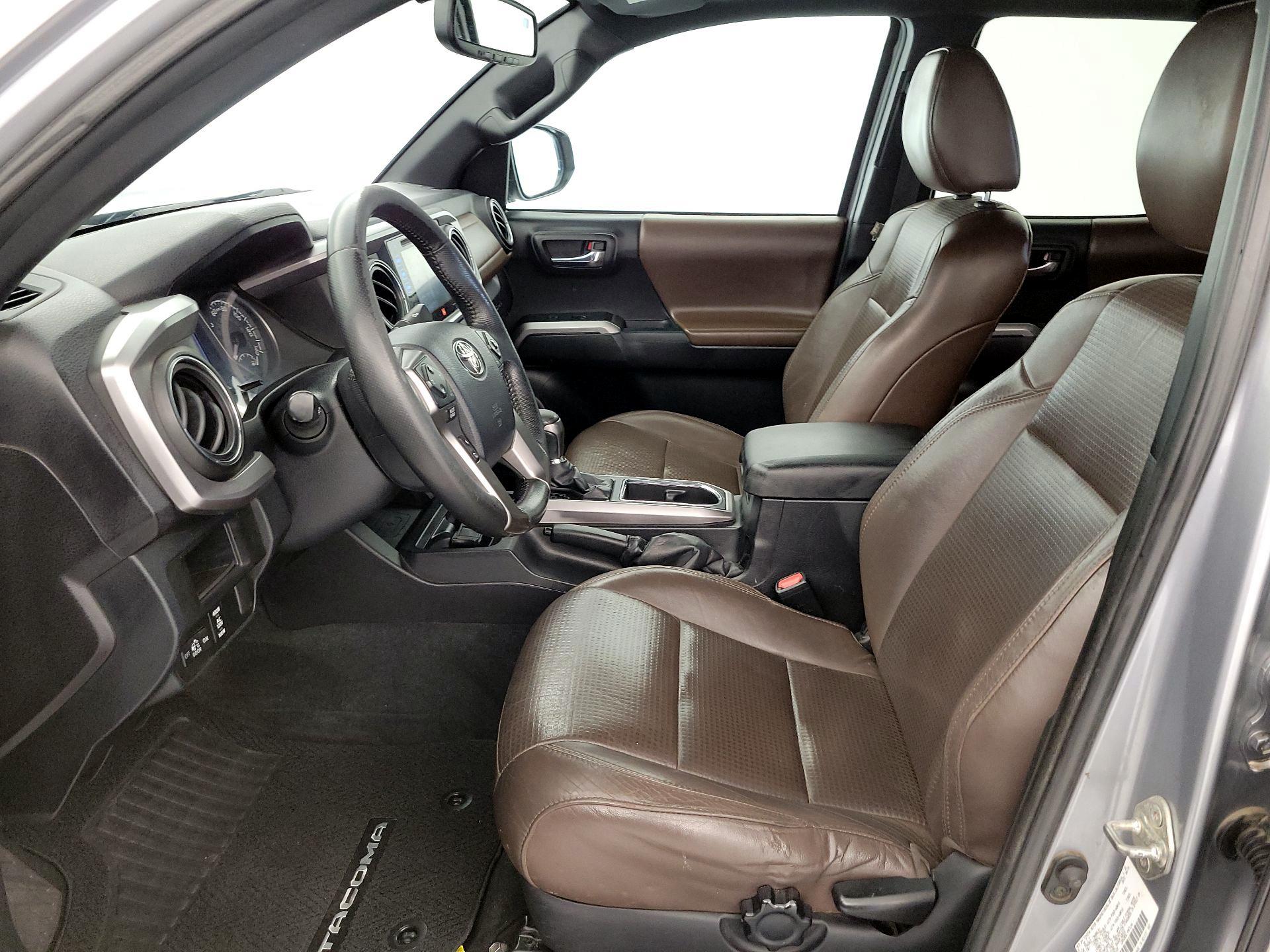 Thumbnail: 2016 Toyota Tacoma - 11