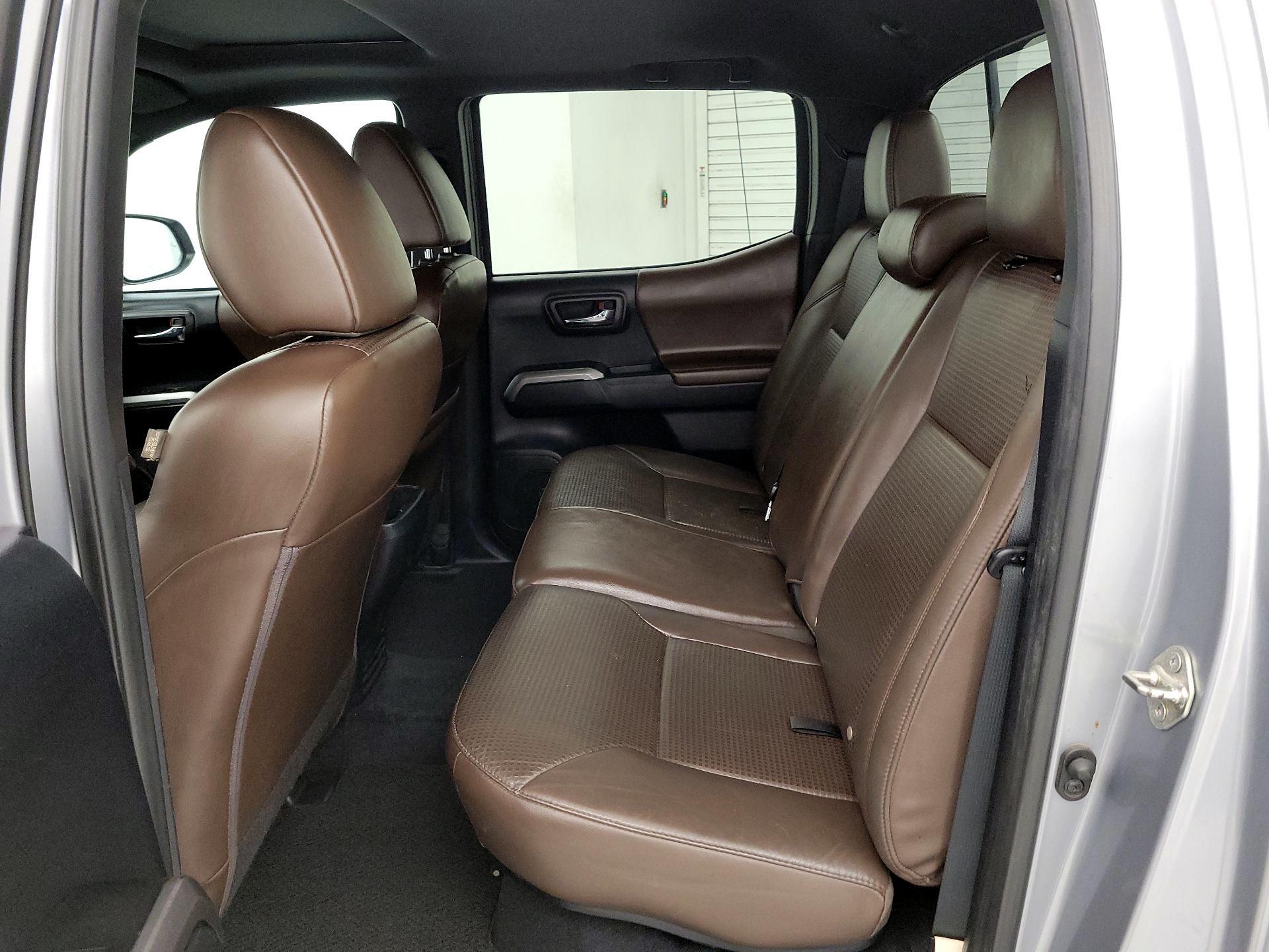 Thumbnail: 2016 Toyota Tacoma - 20