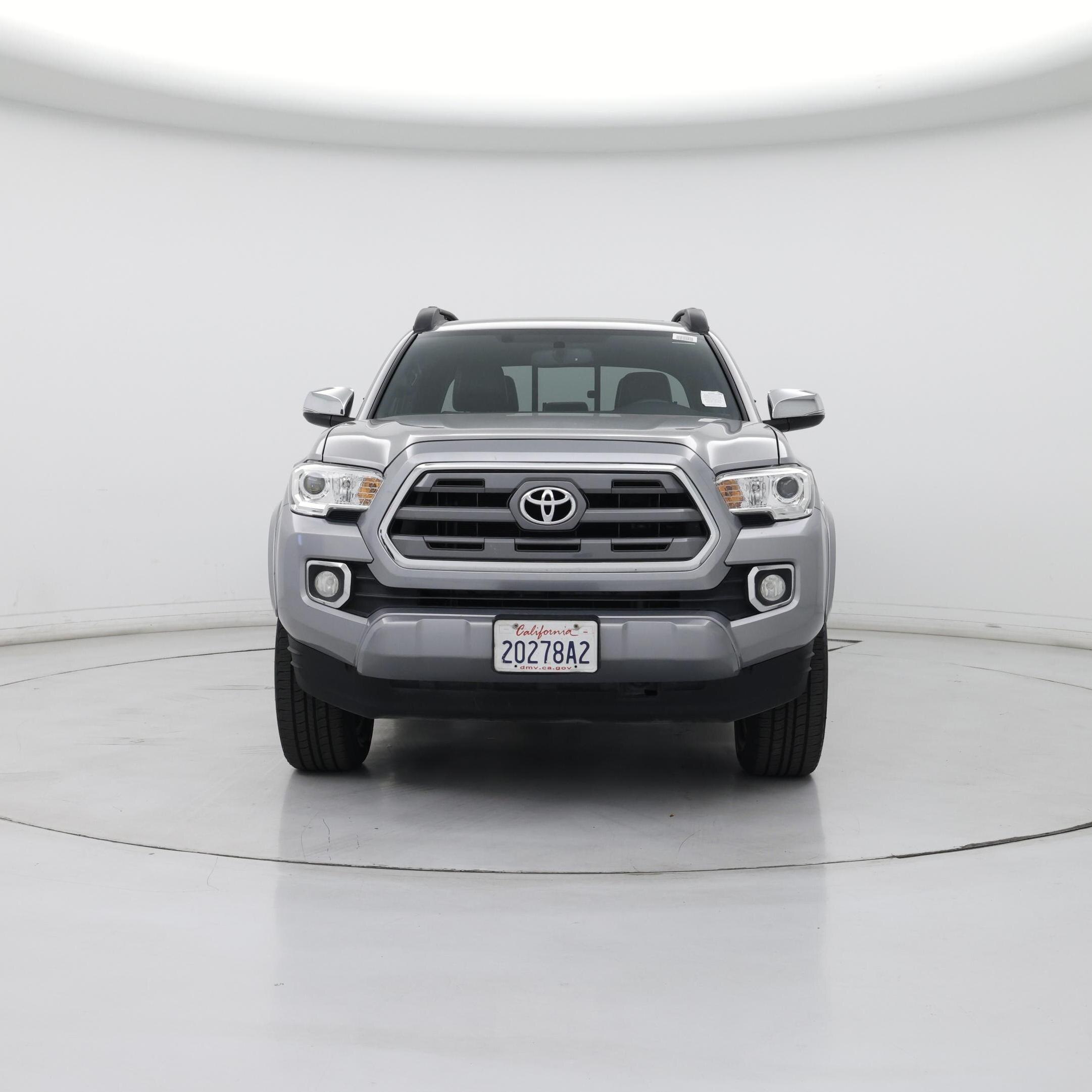 Thumbnail: 2016 Toyota Tacoma - 5