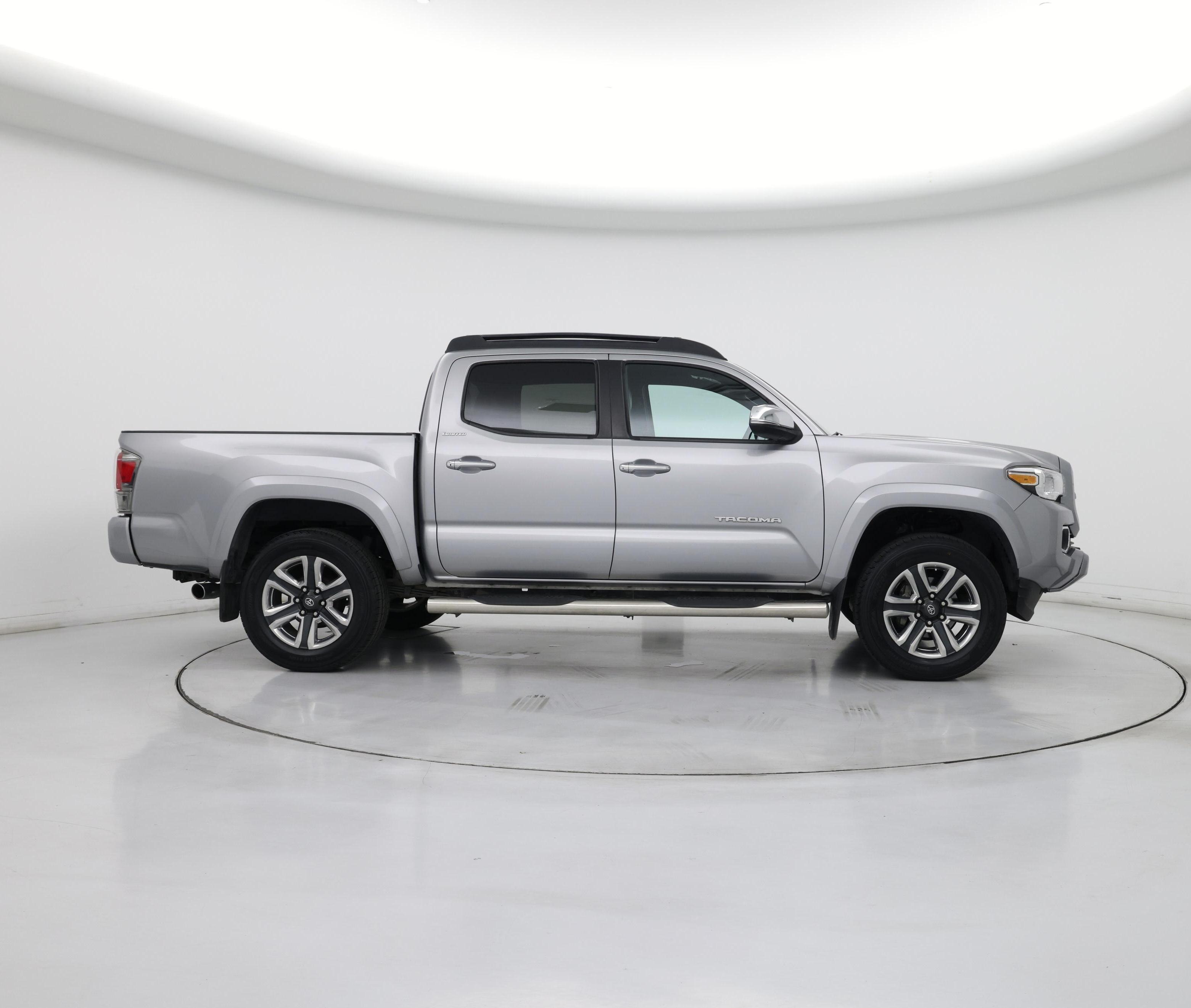 Thumbnail: 2016 Toyota Tacoma - 7