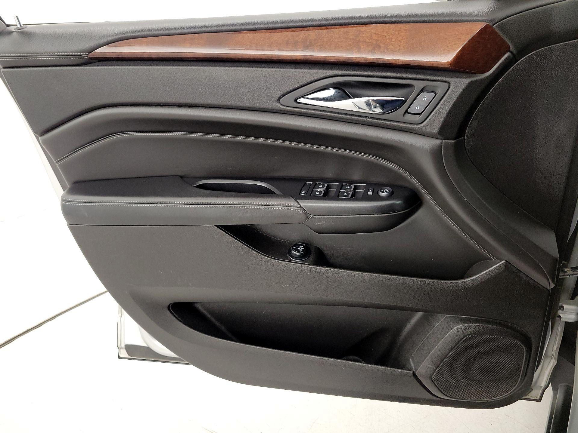 Thumbnail: 2016 Cadillac SRX - 12
