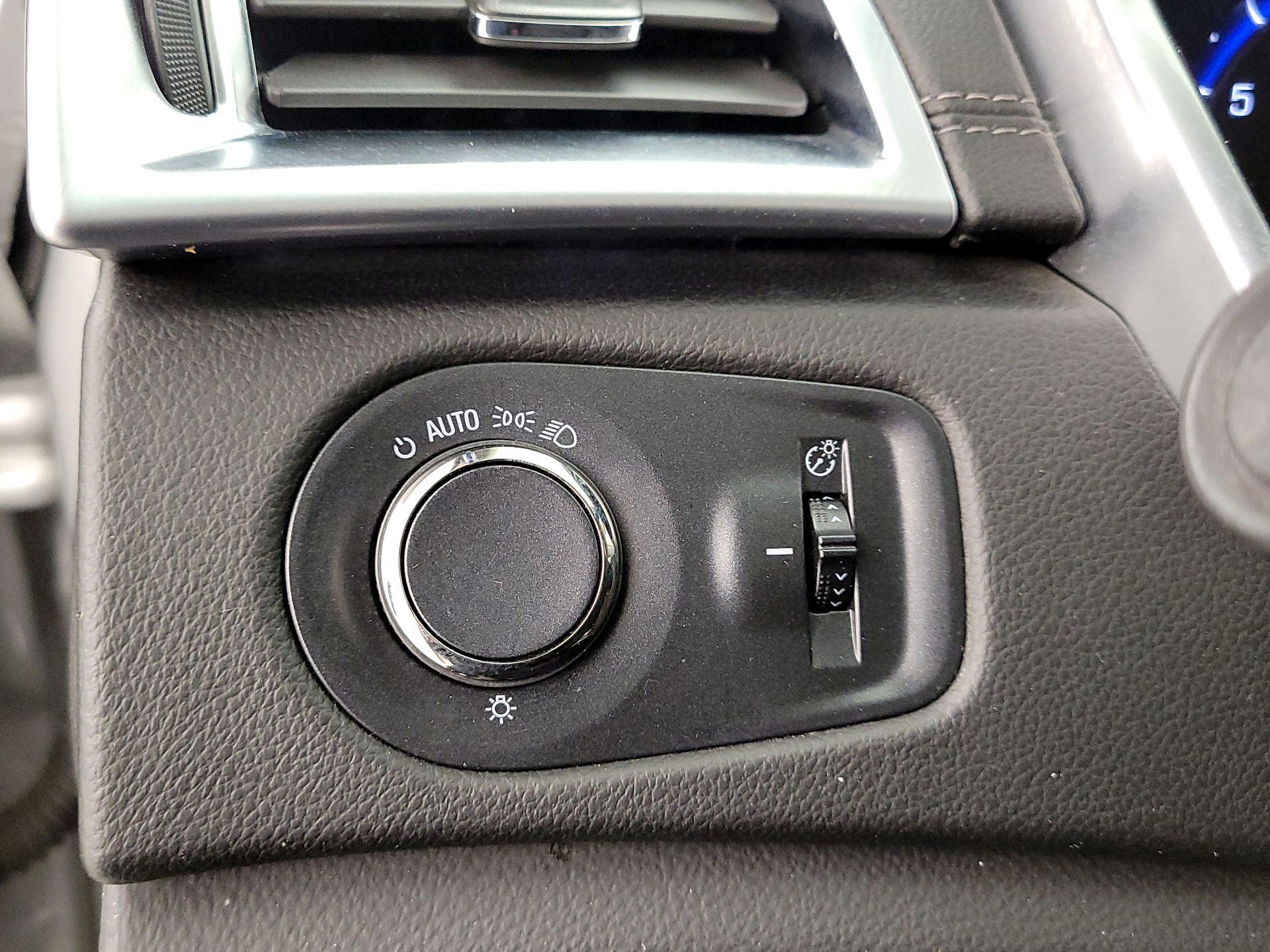 Thumbnail: 2016 Cadillac SRX - 13