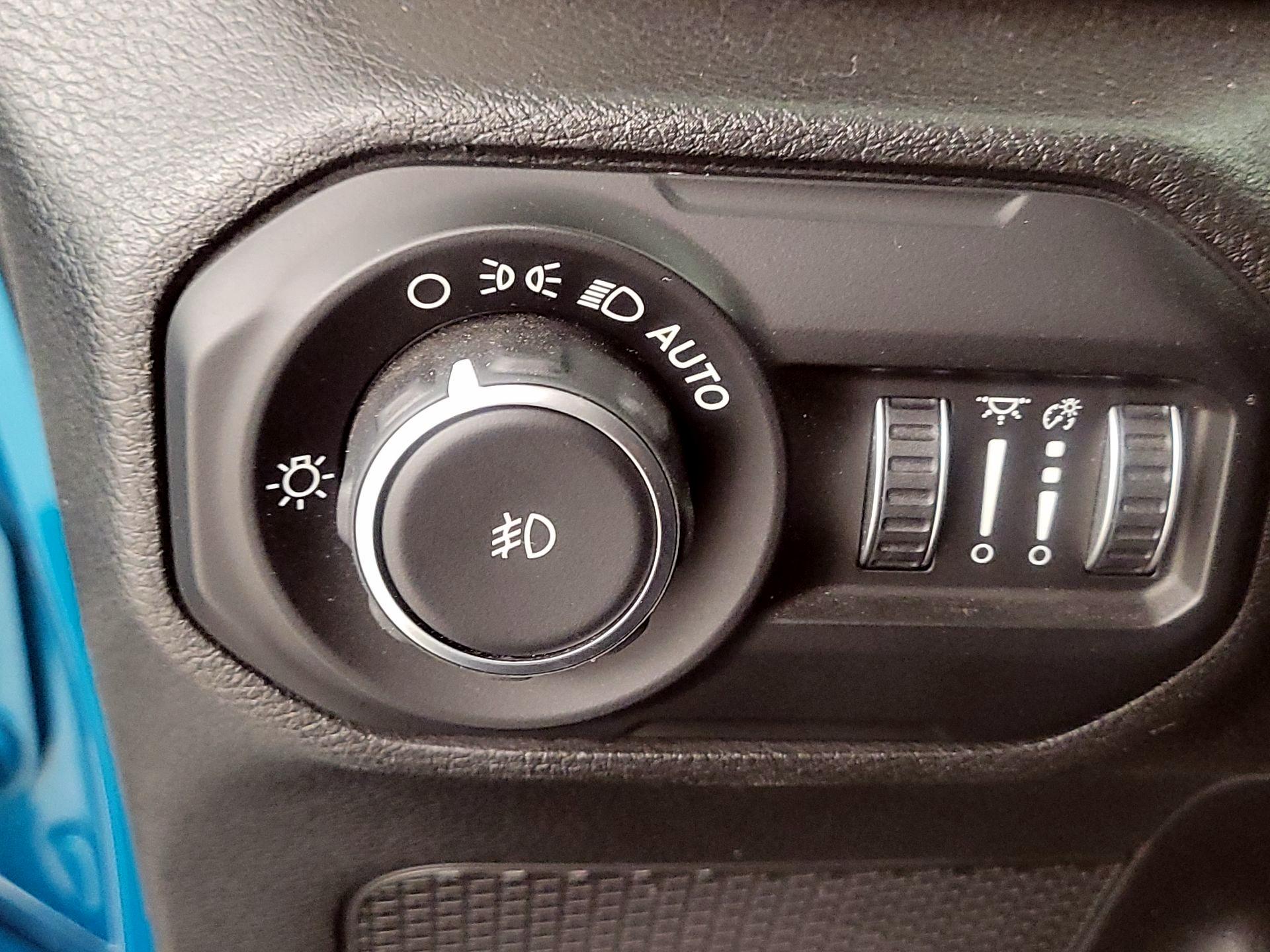 Thumbnail: 2019 Jeep Wrangler - 13