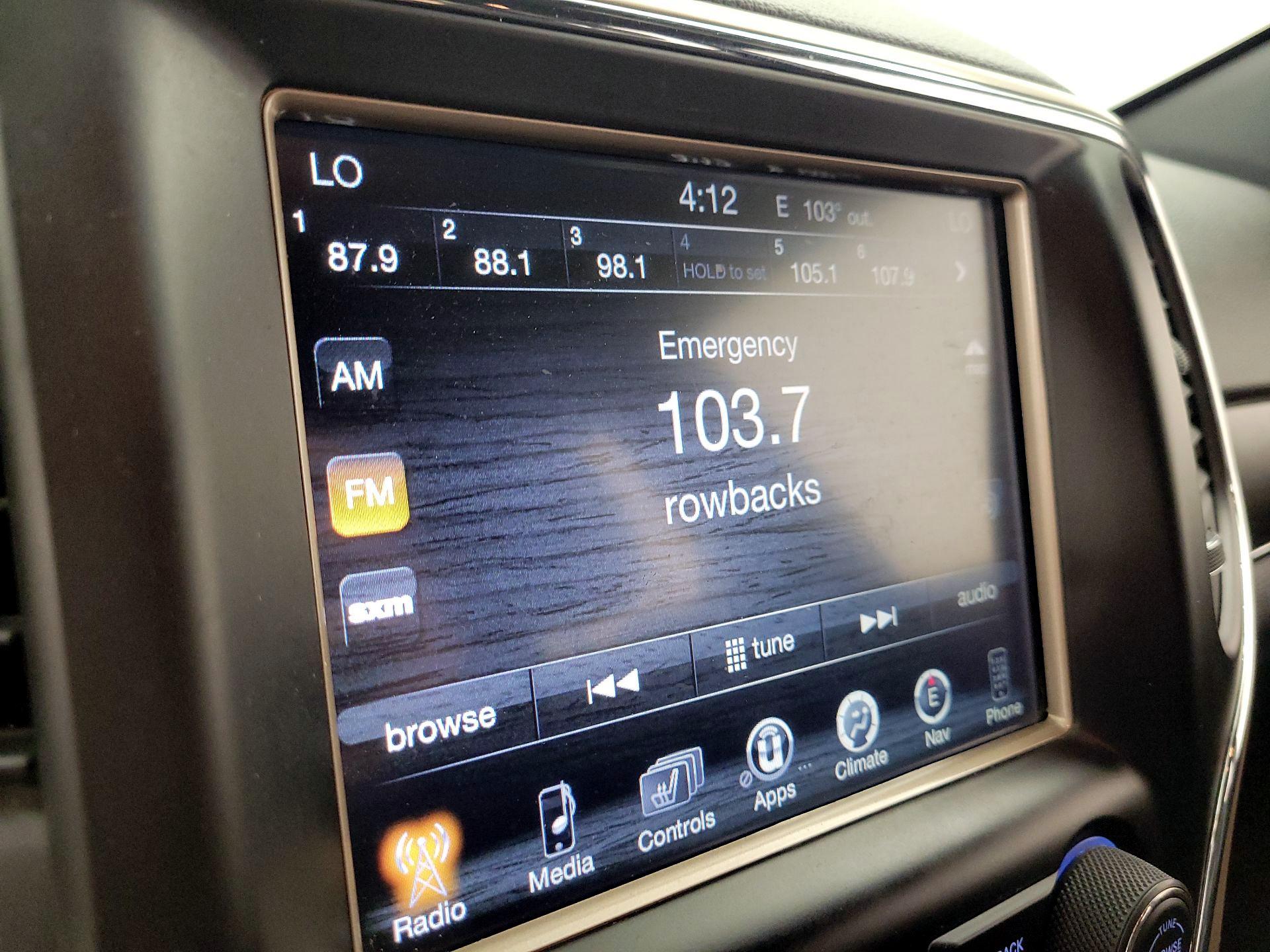 Thumbnail: 2015 Jeep Grand Cherokee - 16