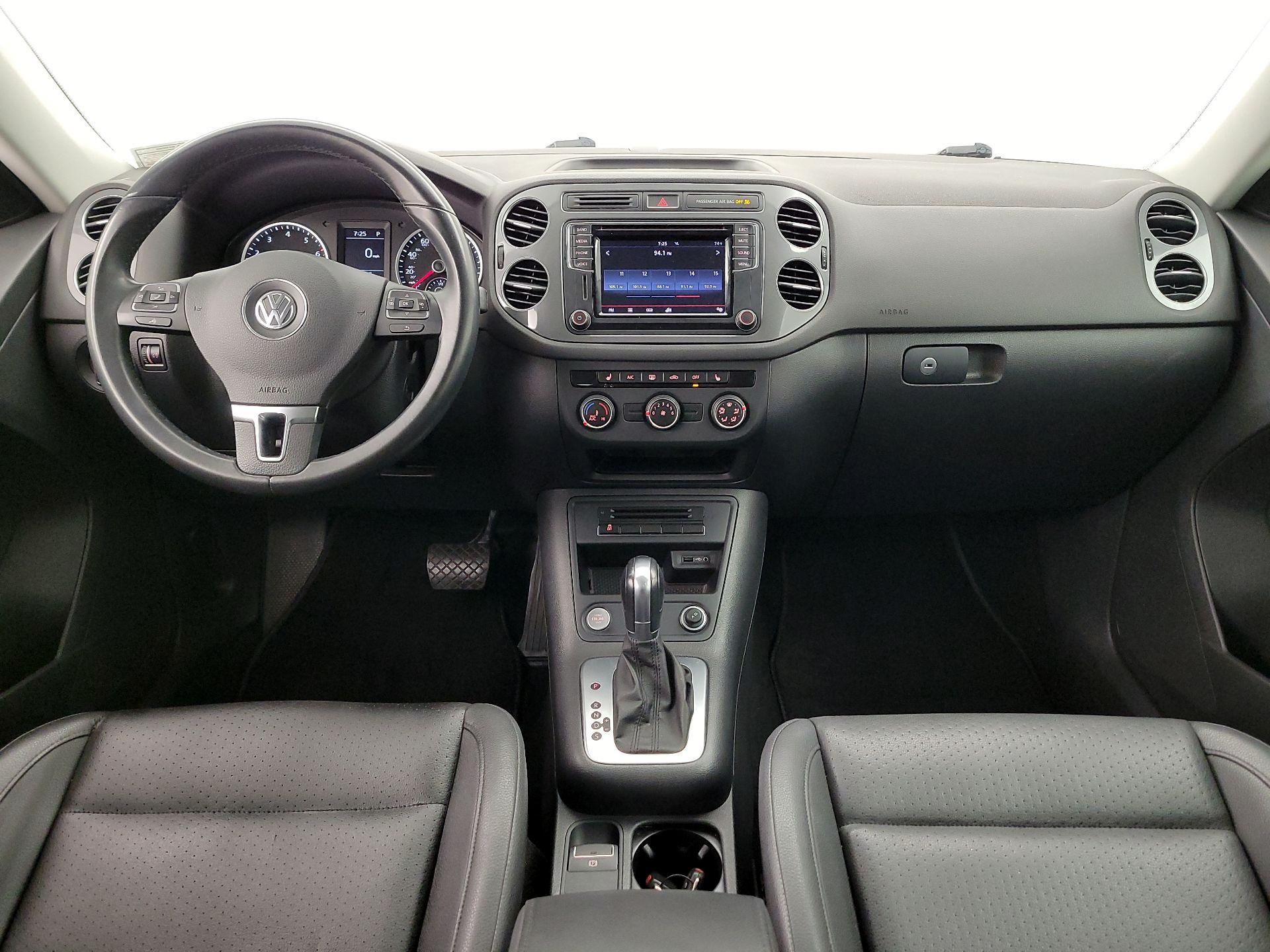 Thumbnail: 2017 Volkswagen Tiguan - 9