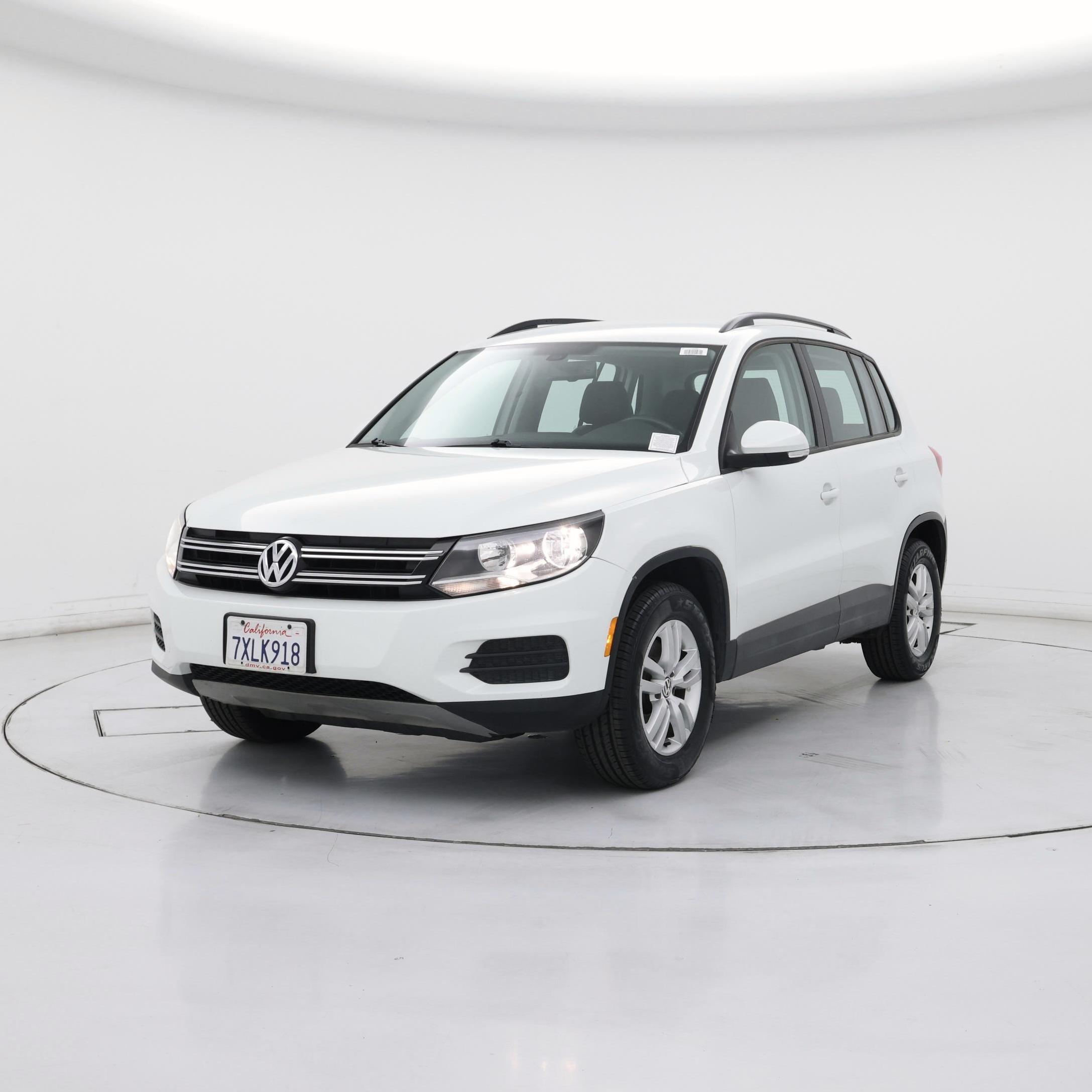 Thumbnail: 2017 Volkswagen Tiguan - 4