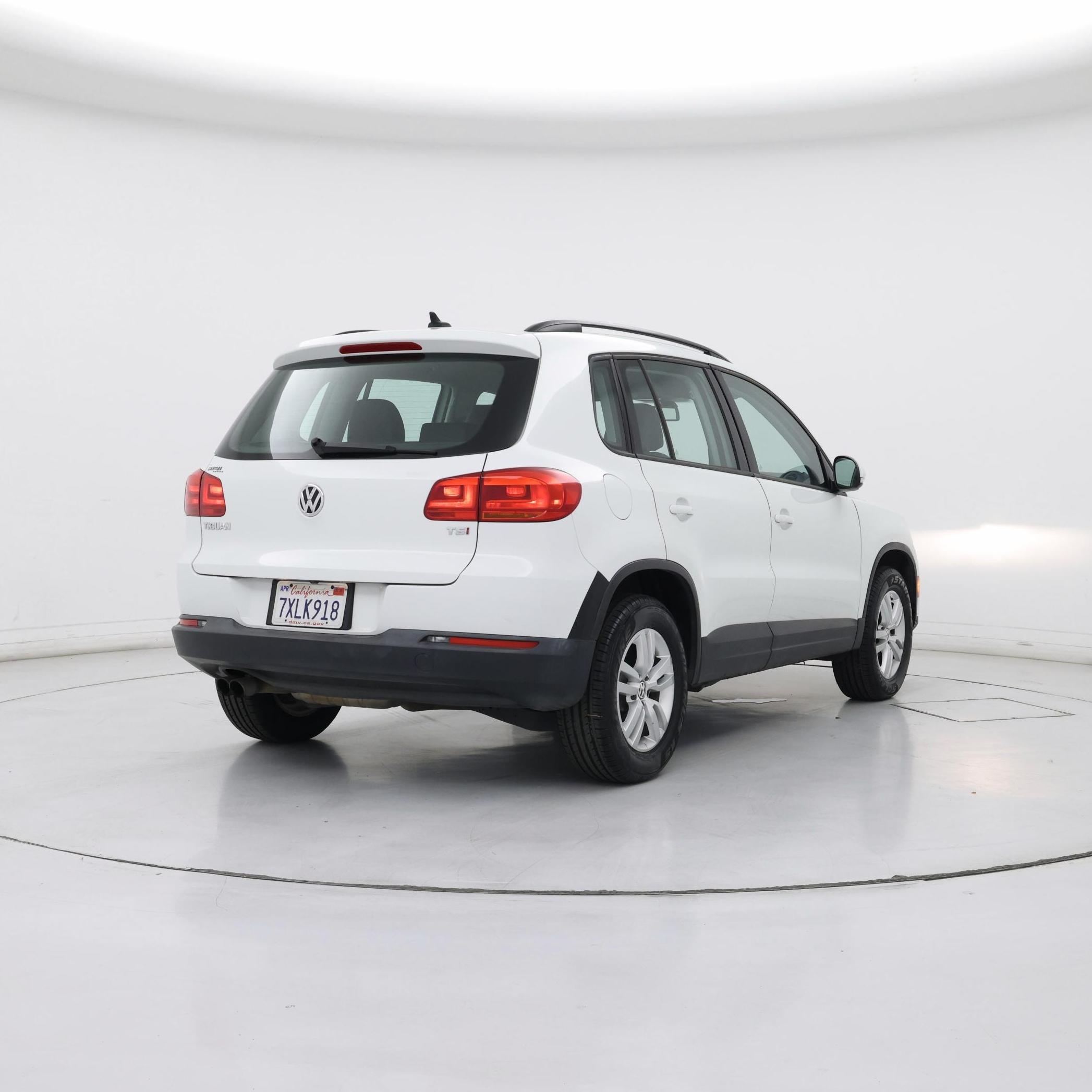 Thumbnail: 2017 Volkswagen Tiguan - 8