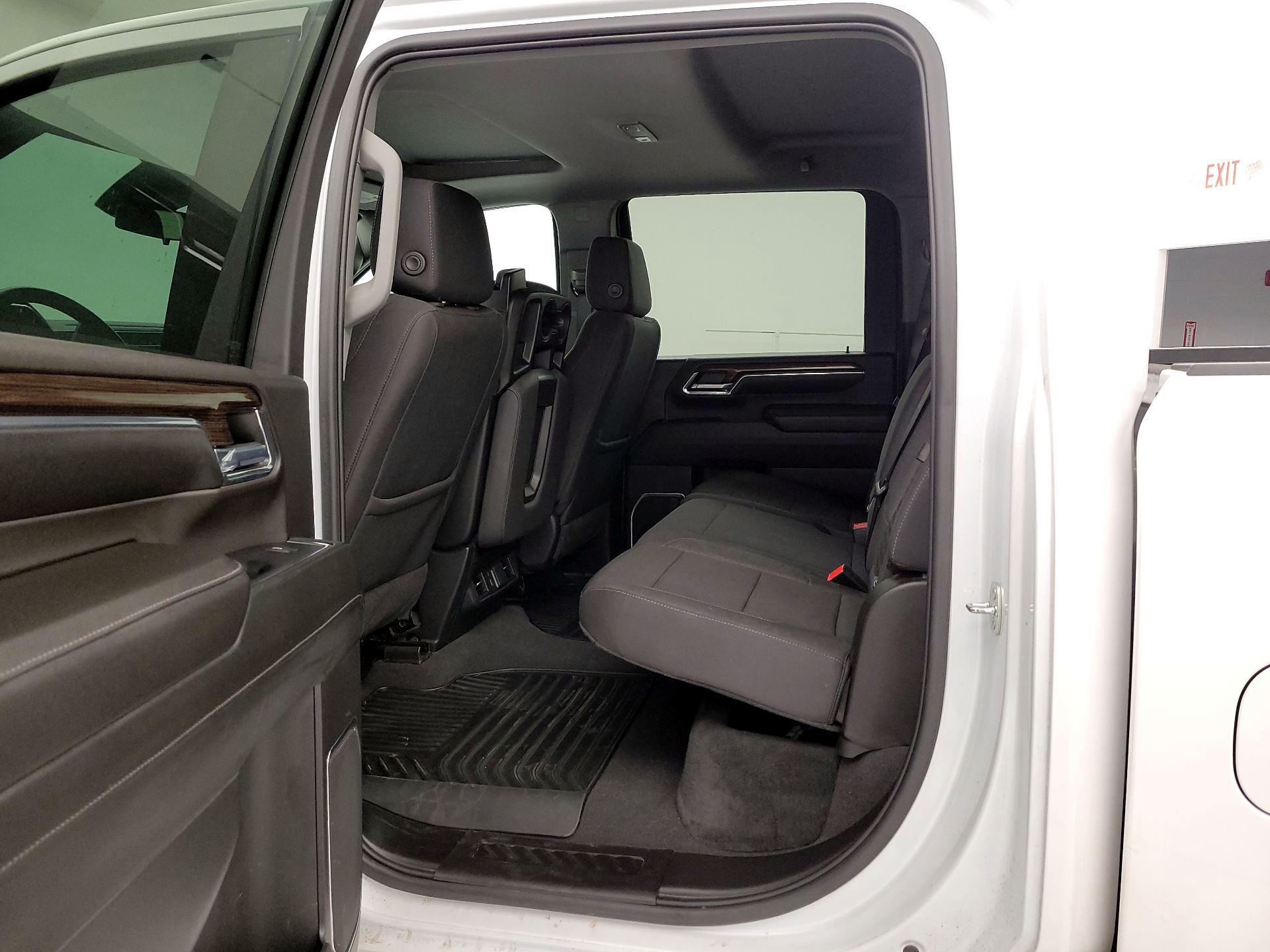 Thumbnail: 2024 Chevrolet Silverado 3500 - 18
