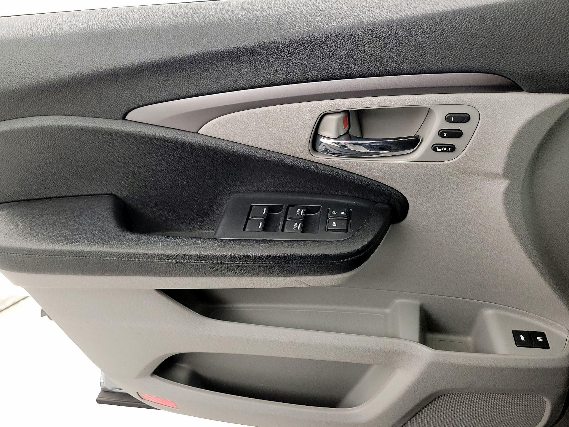 Thumbnail: 2020 Honda Pilot - 12