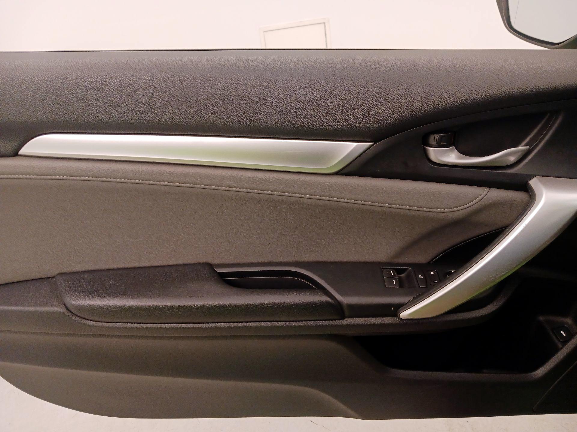 Thumbnail: 2016 Honda Civic - 12