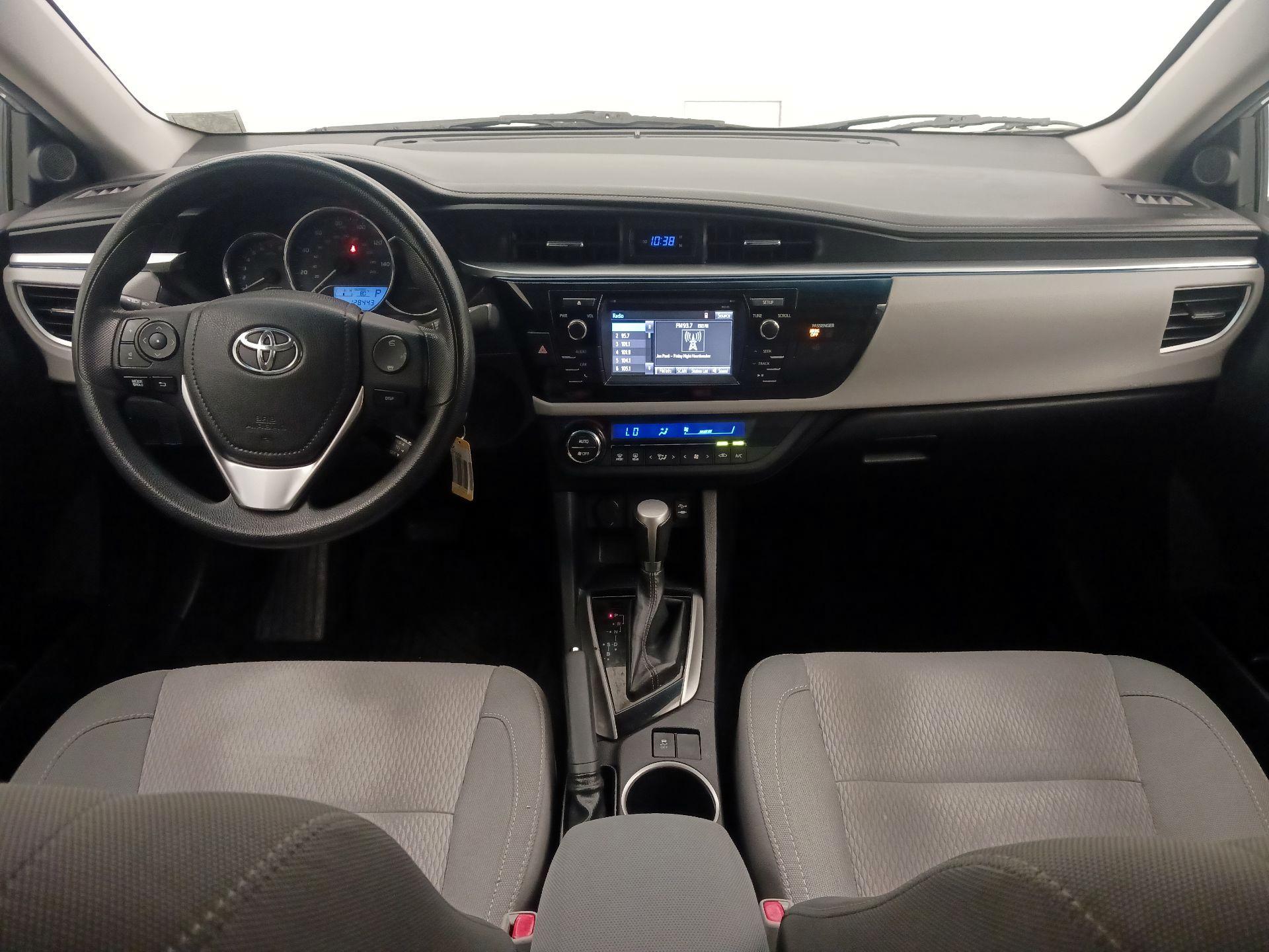 Thumbnail: 2015 Toyota Corolla - 9