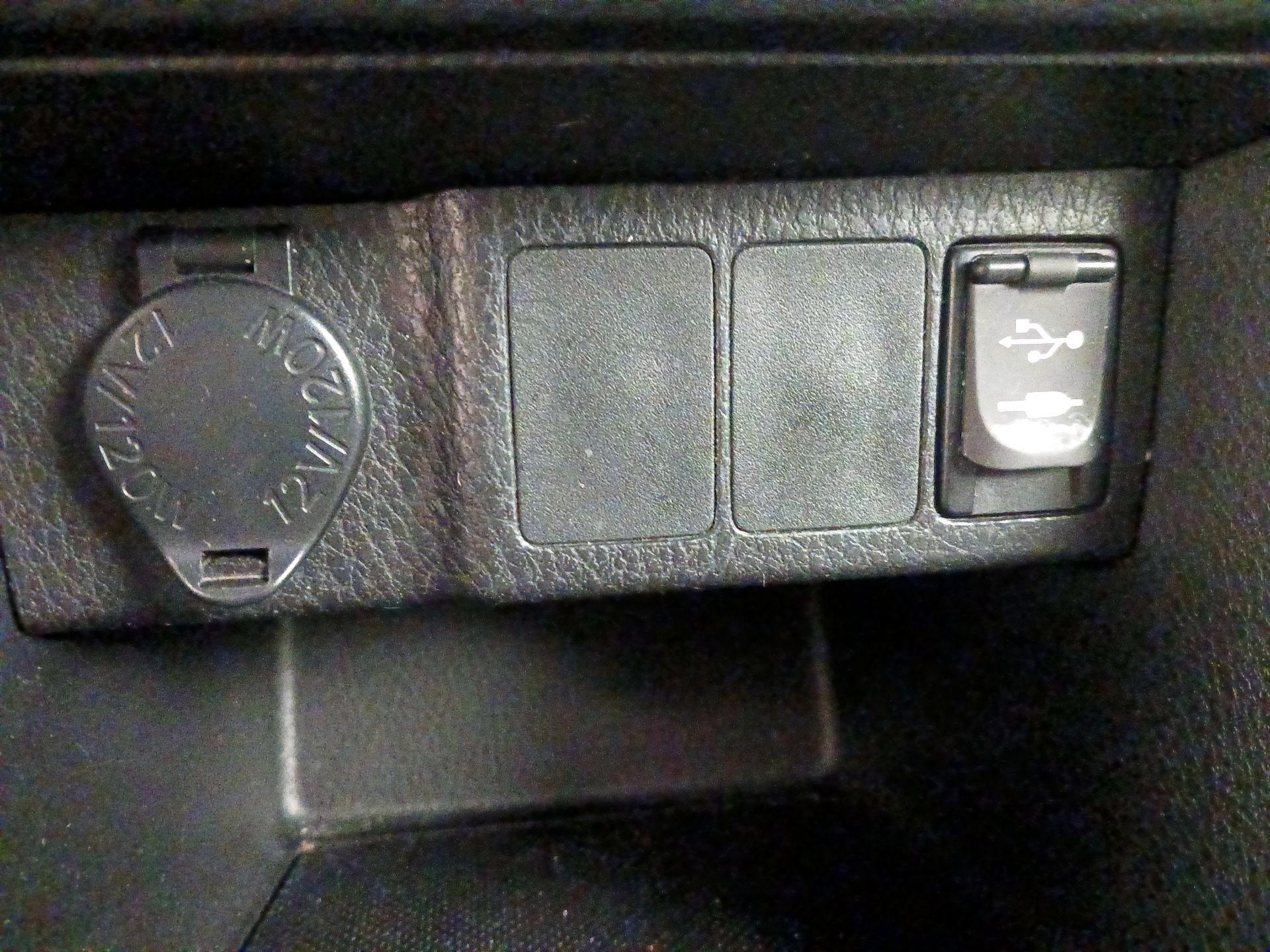 Thumbnail: 2015 Toyota Corolla - 18