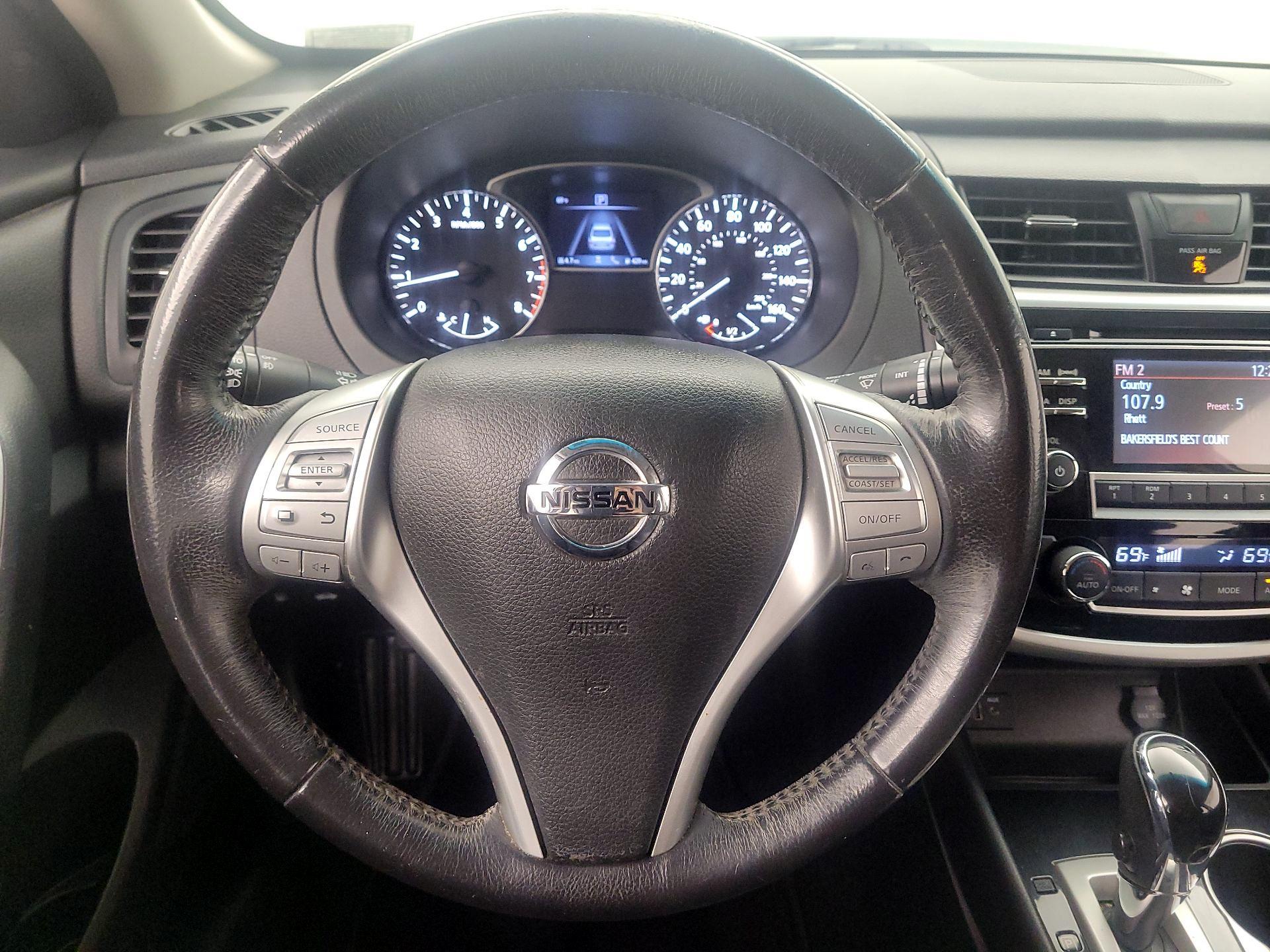 Thumbnail: 2018 Nissan Altima - 10