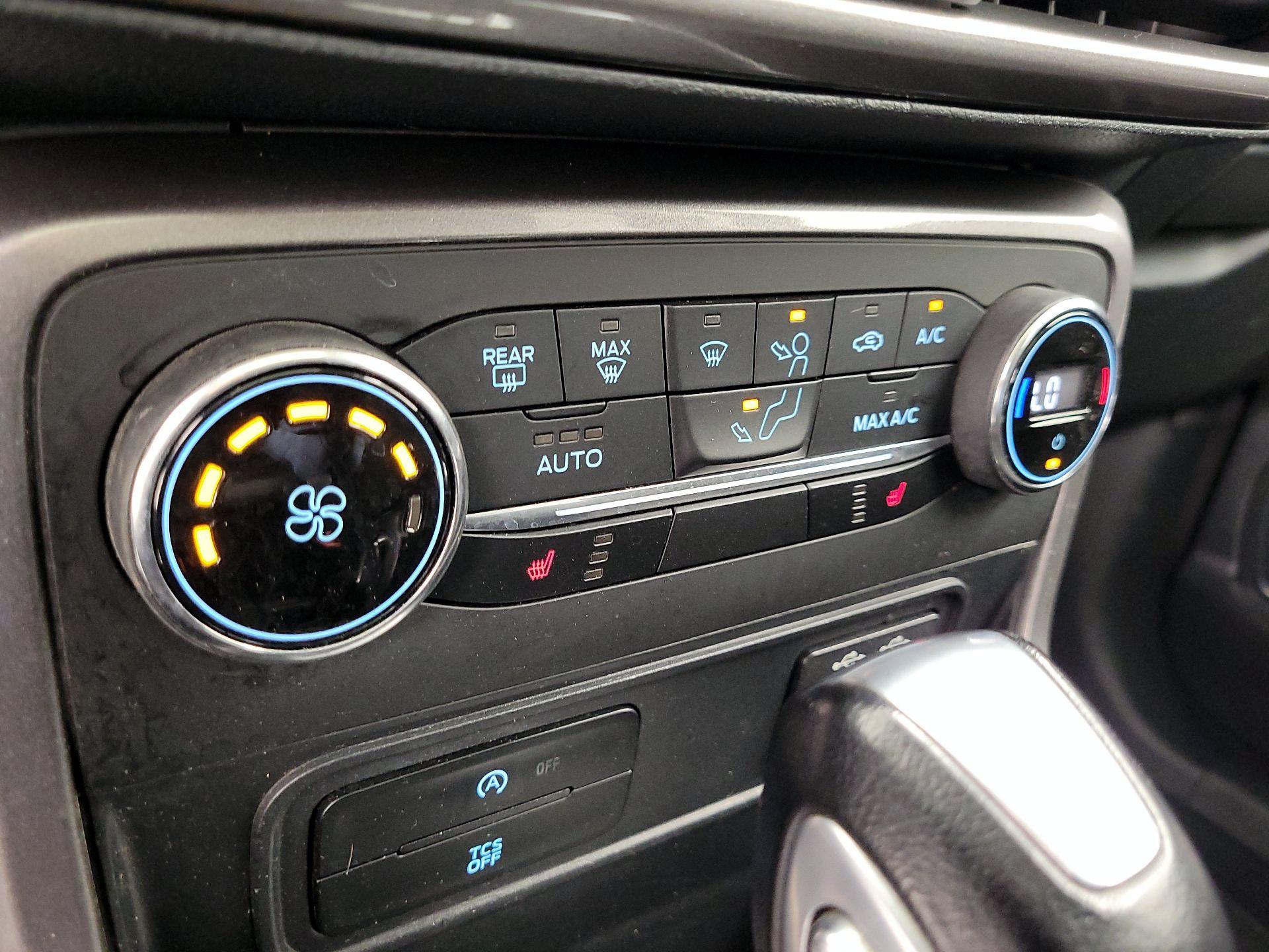 Thumbnail: 2019 Ford EcoSport - 16