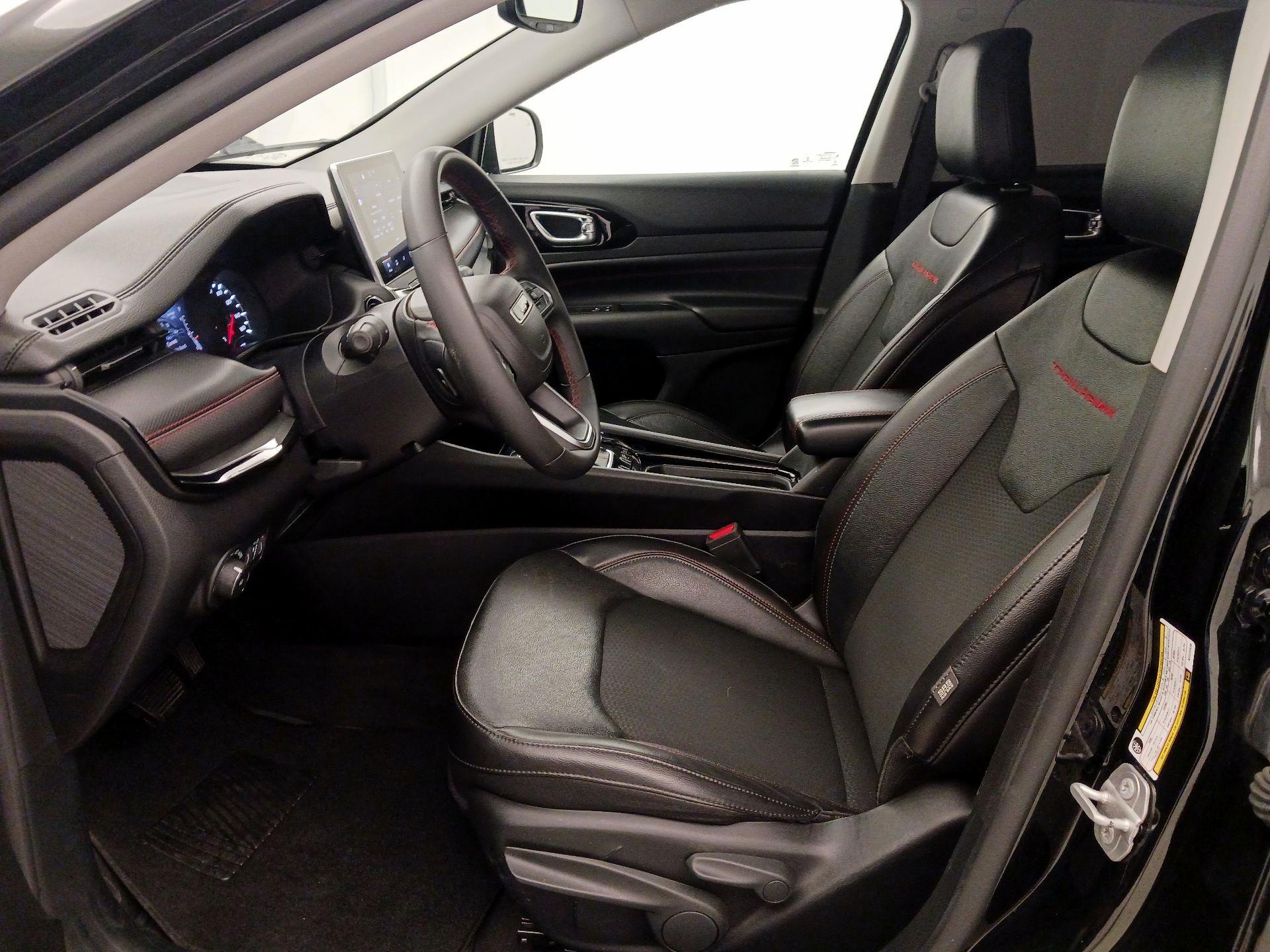 Thumbnail: 2022 Jeep Compass - 11