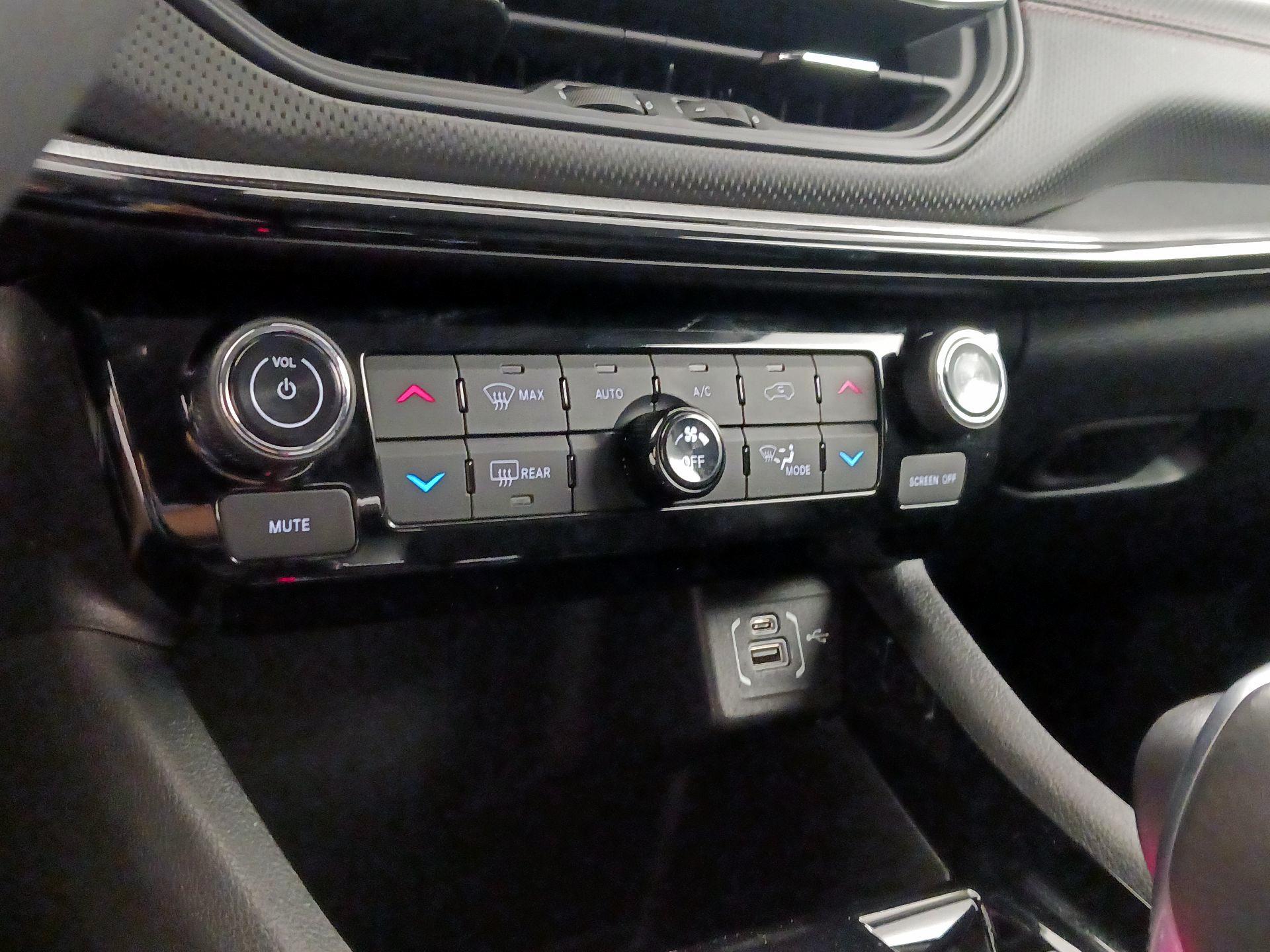 Thumbnail: 2022 Jeep Compass - 16