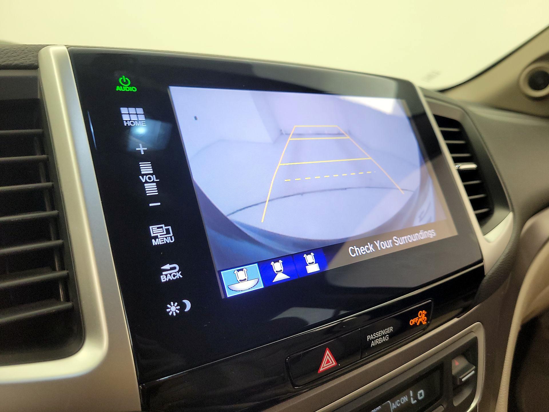 Thumbnail: 2016 Honda Pilot - 14