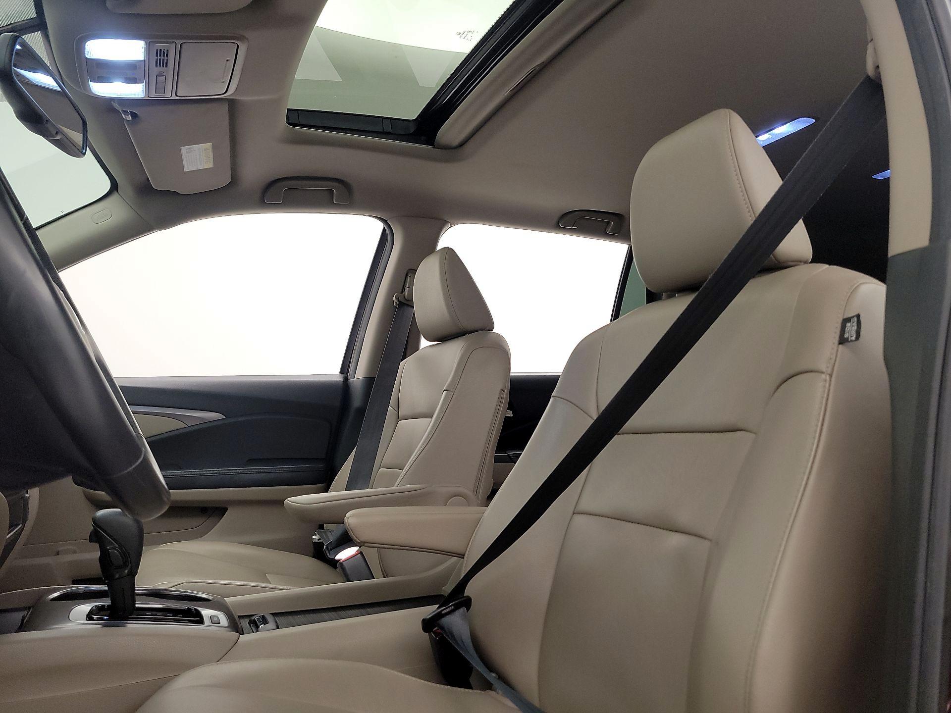 Thumbnail: 2016 Honda Pilot - 19