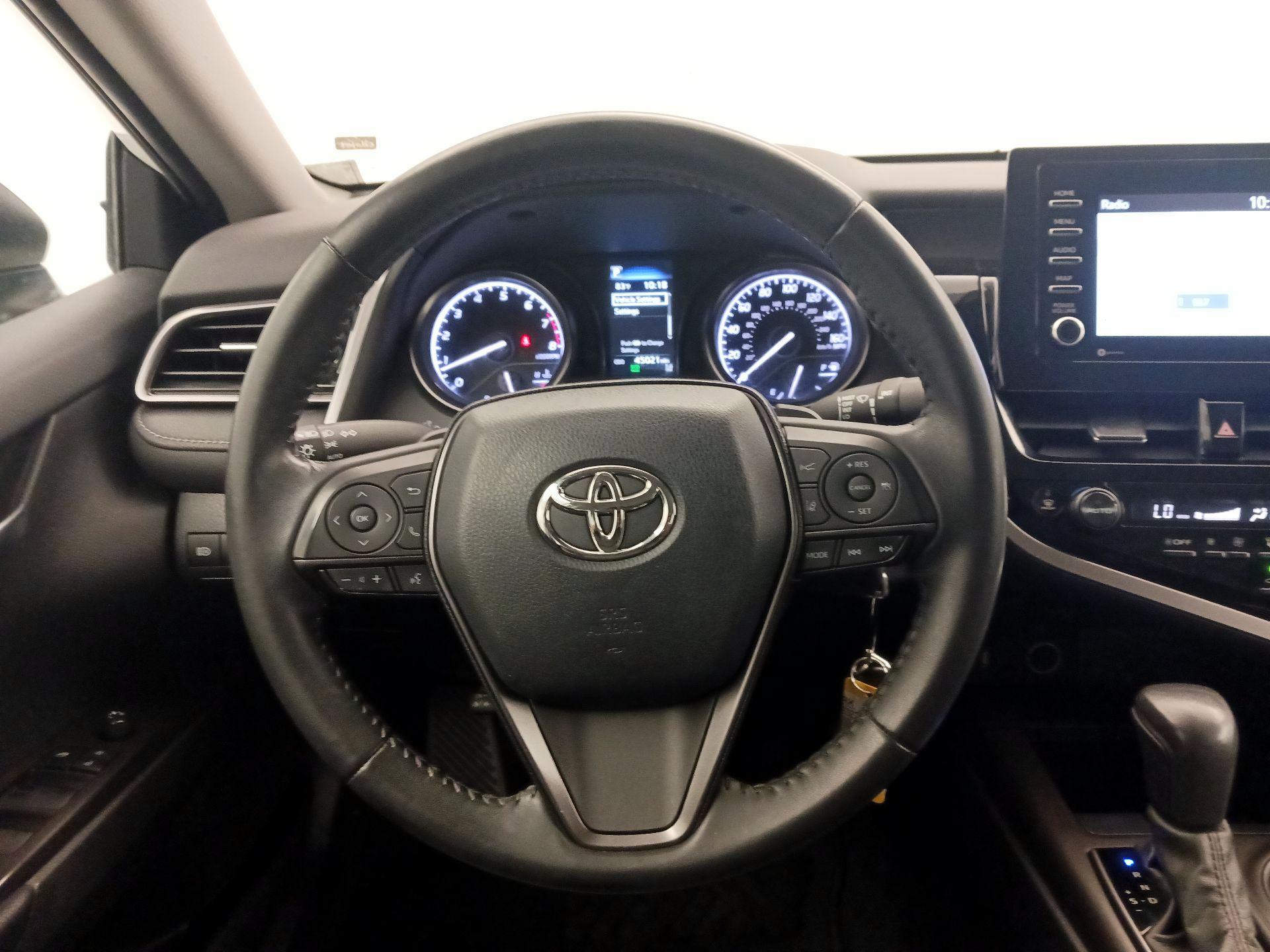 Thumbnail: 2022 Toyota Camry - 10