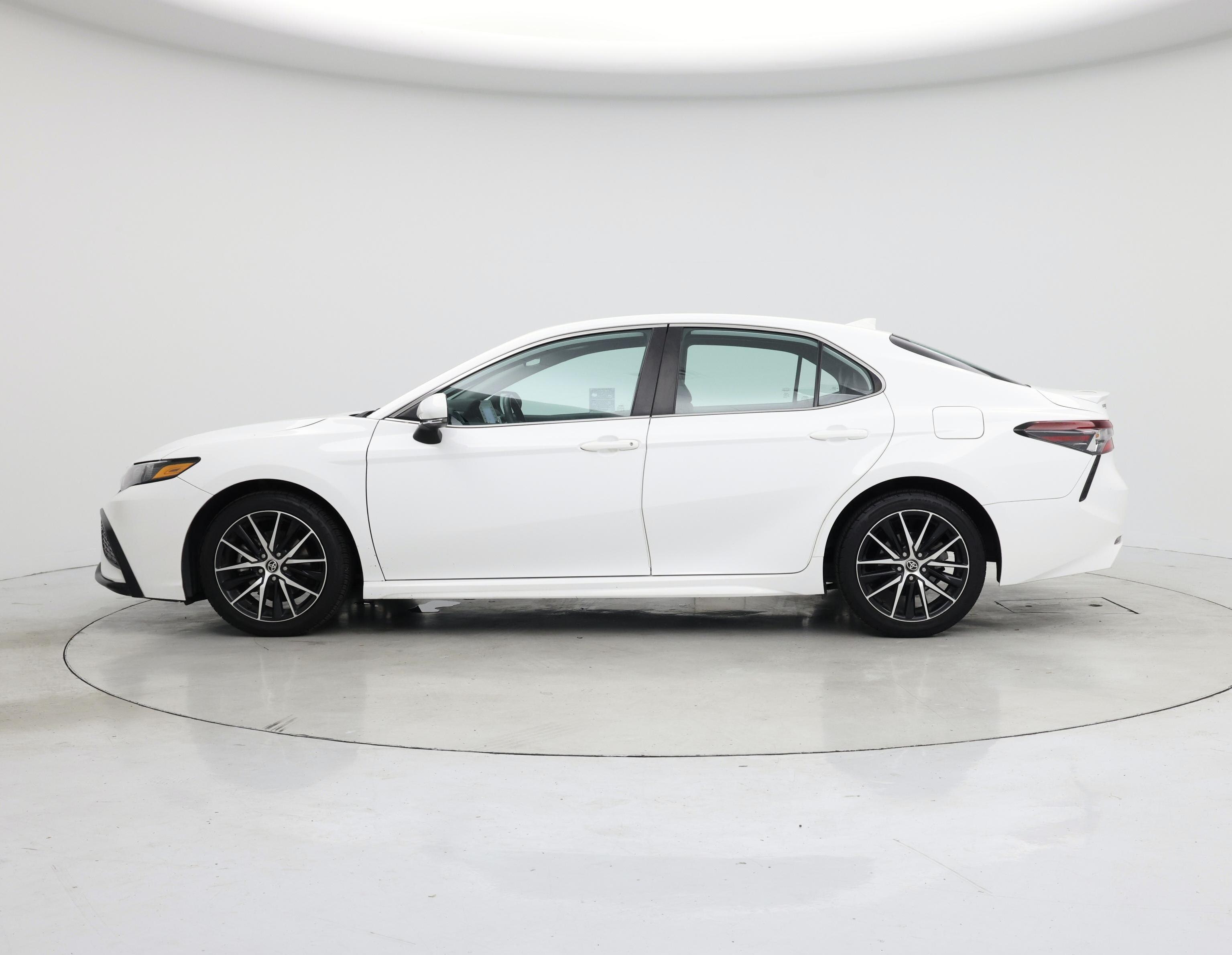 Thumbnail: 2022 Toyota Camry - 3
