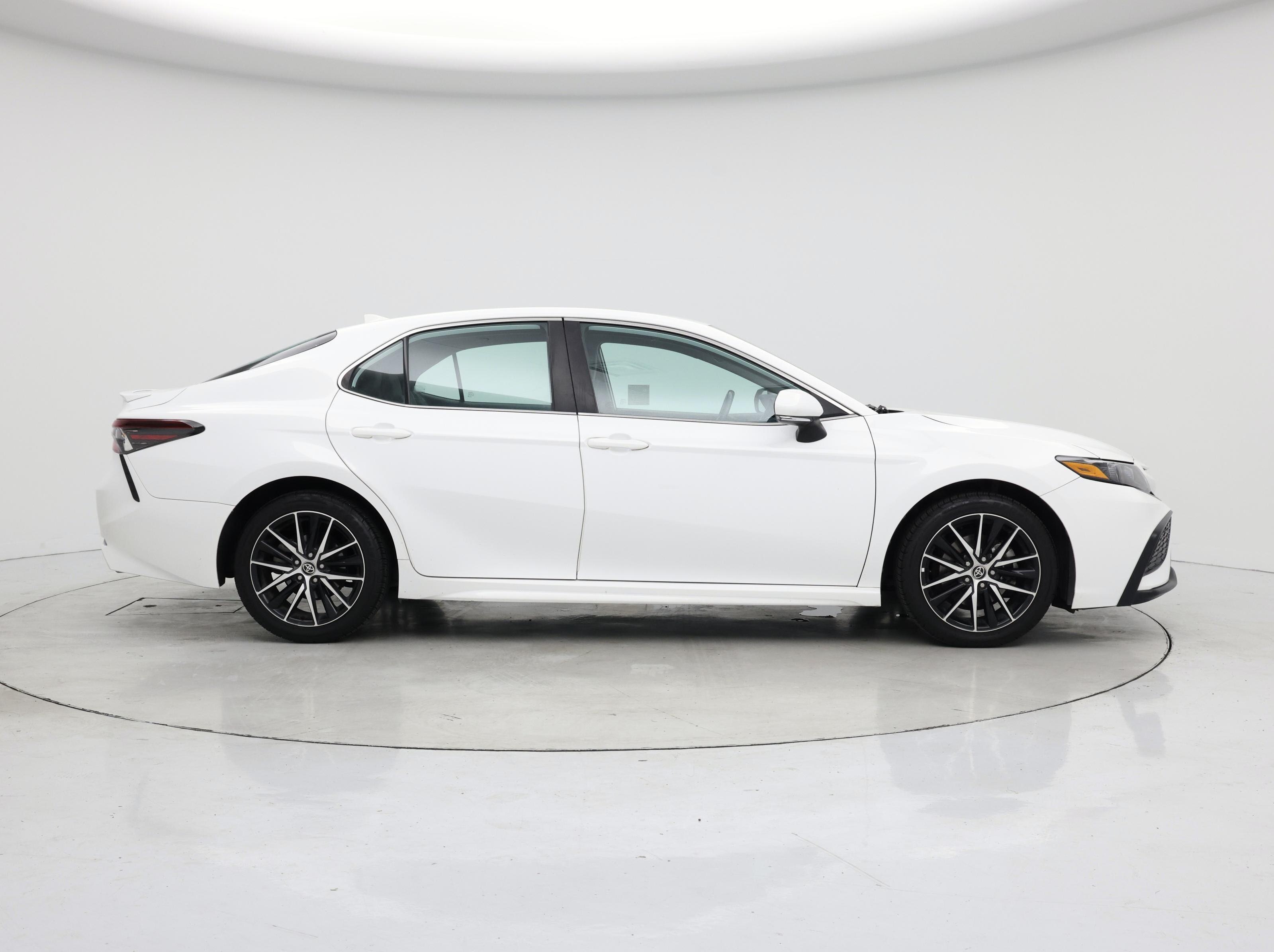 Thumbnail: 2022 Toyota Camry - 7