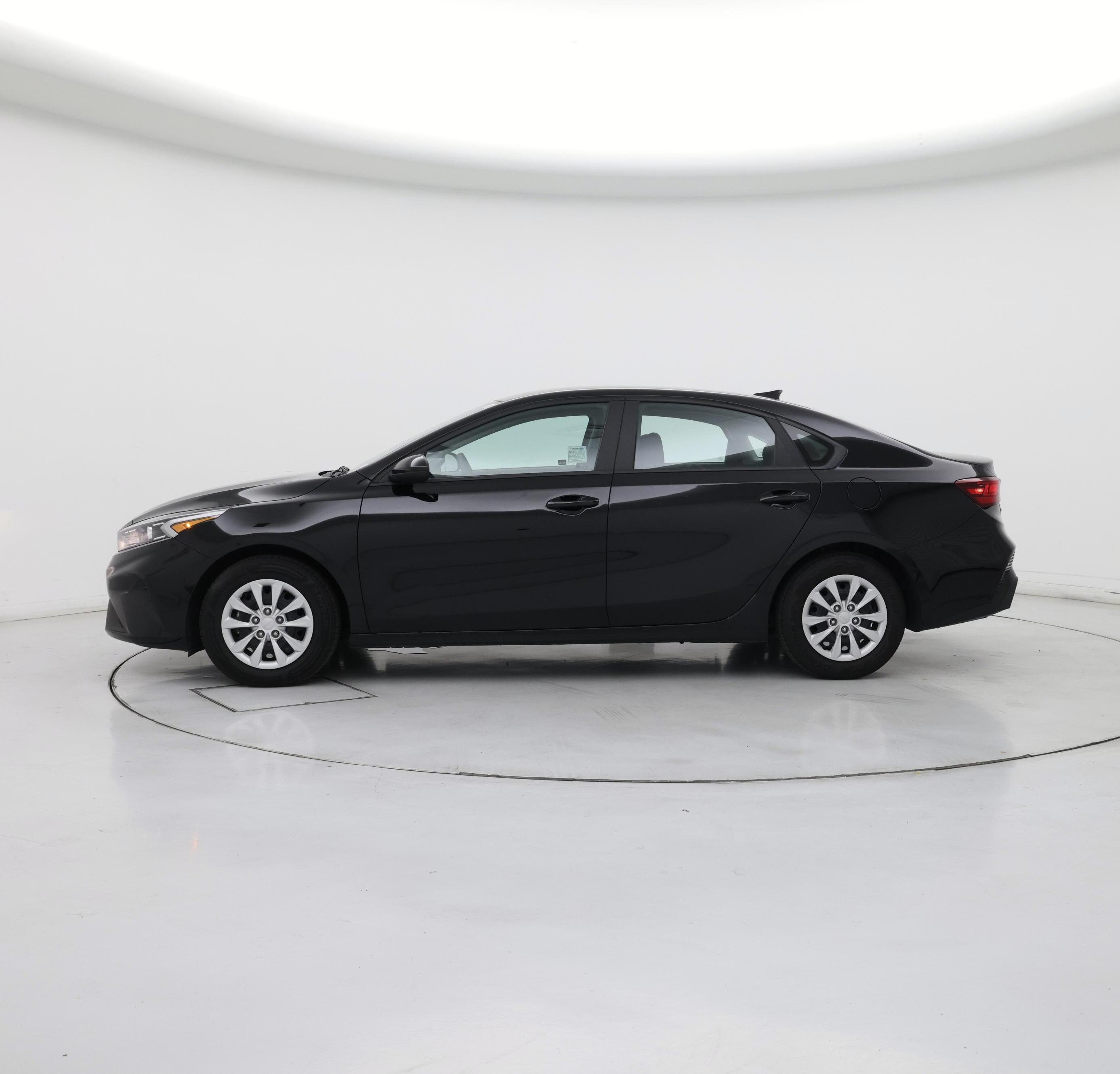 Thumbnail: 2023 Kia Forte - 3