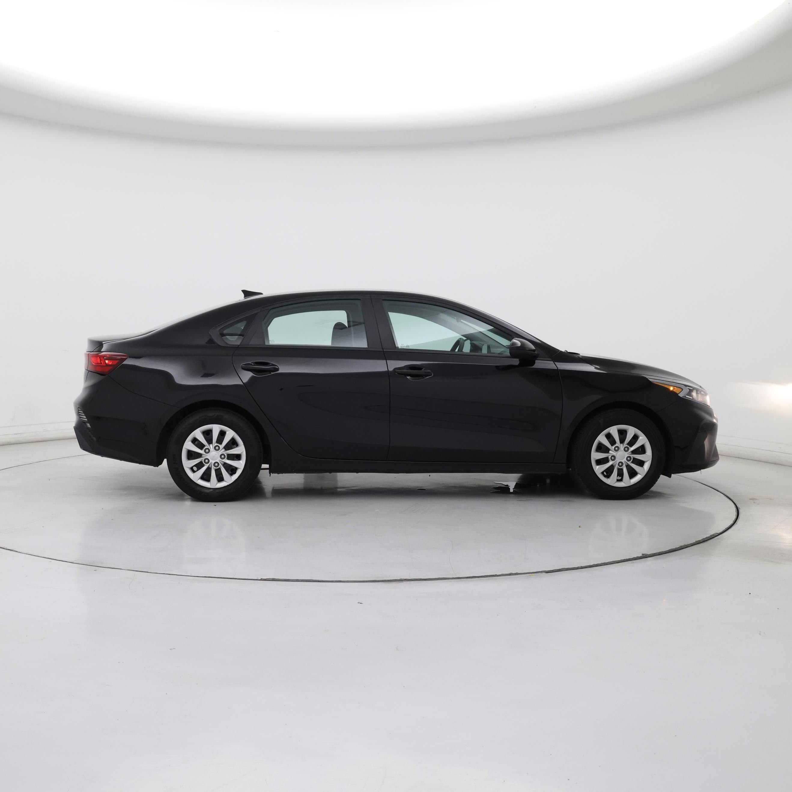 Thumbnail: 2023 Kia Forte - 7