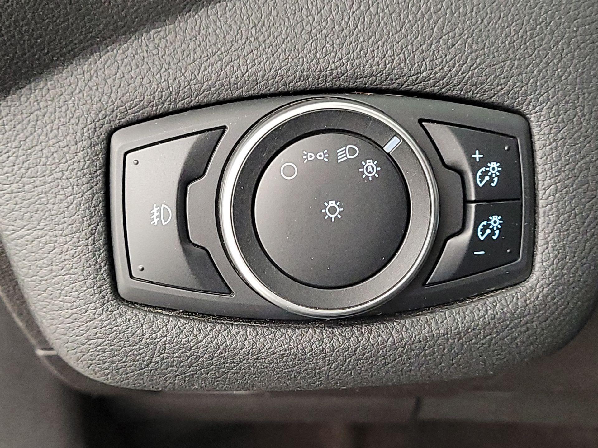 Thumbnail: 2015 Ford Escape - 13