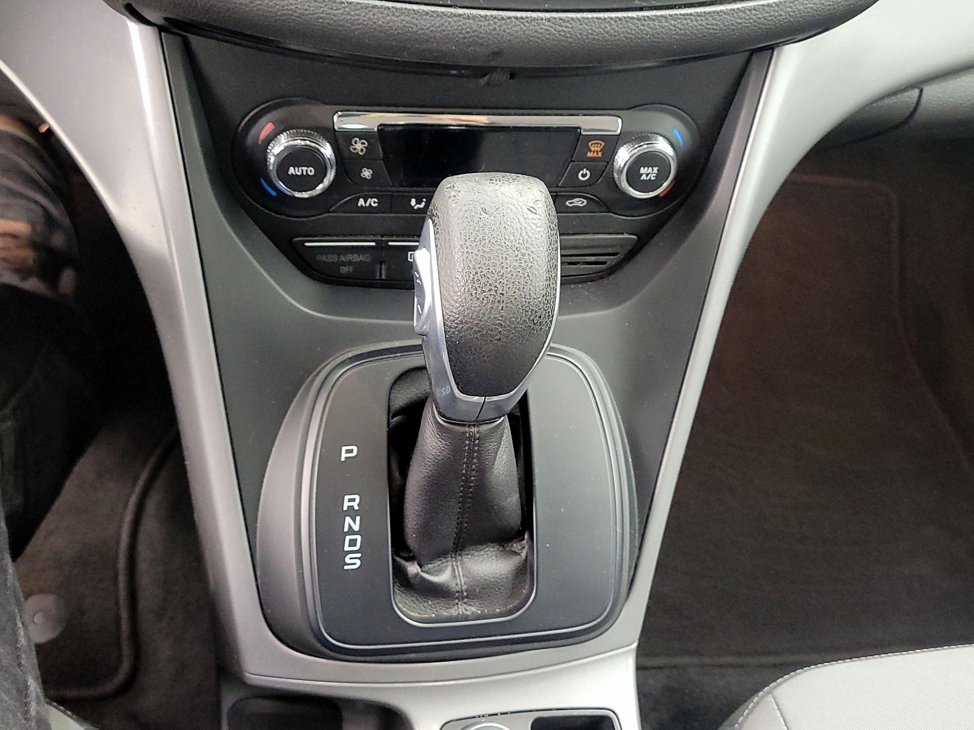 Thumbnail: 2015 Ford Escape - 17