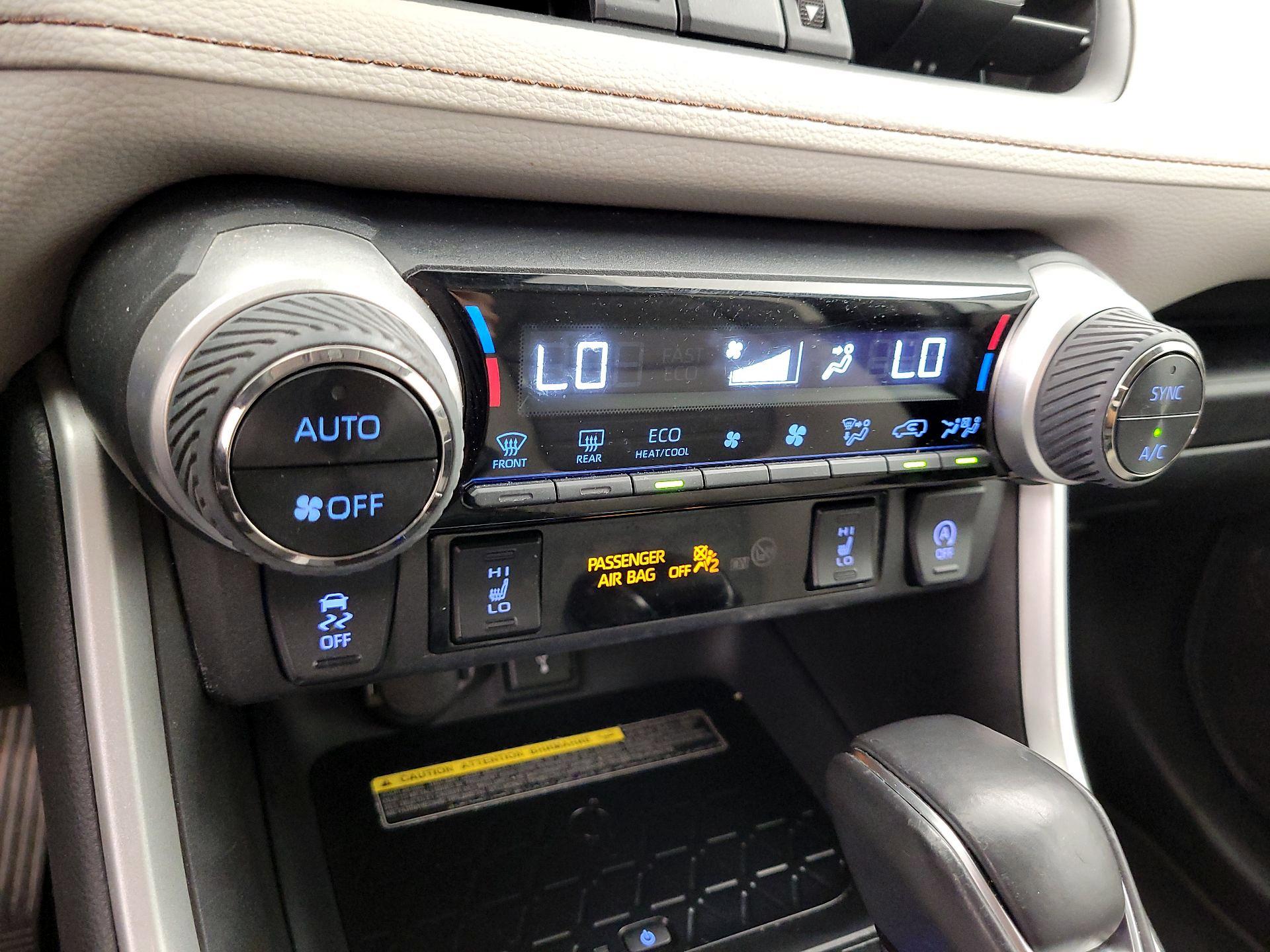 Thumbnail: 2021 Toyota RAV4 - 16
