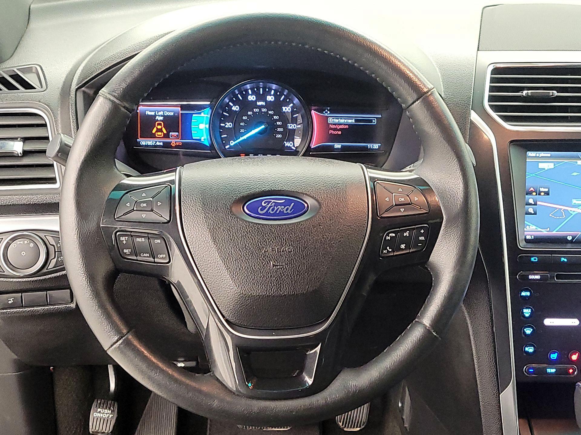 Thumbnail: 2016 Ford Explorer - 10