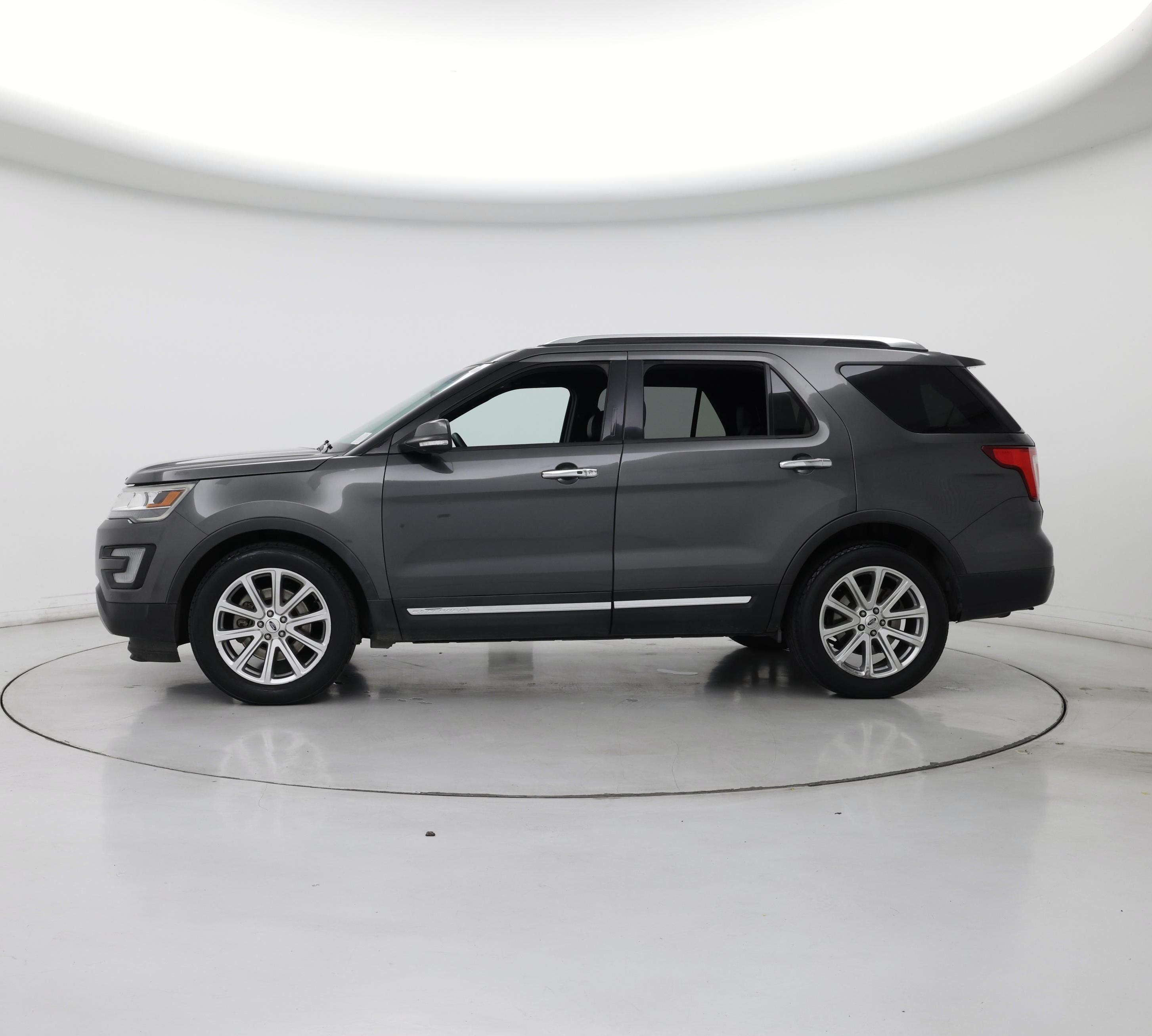 Thumbnail: 2016 Ford Explorer - 3