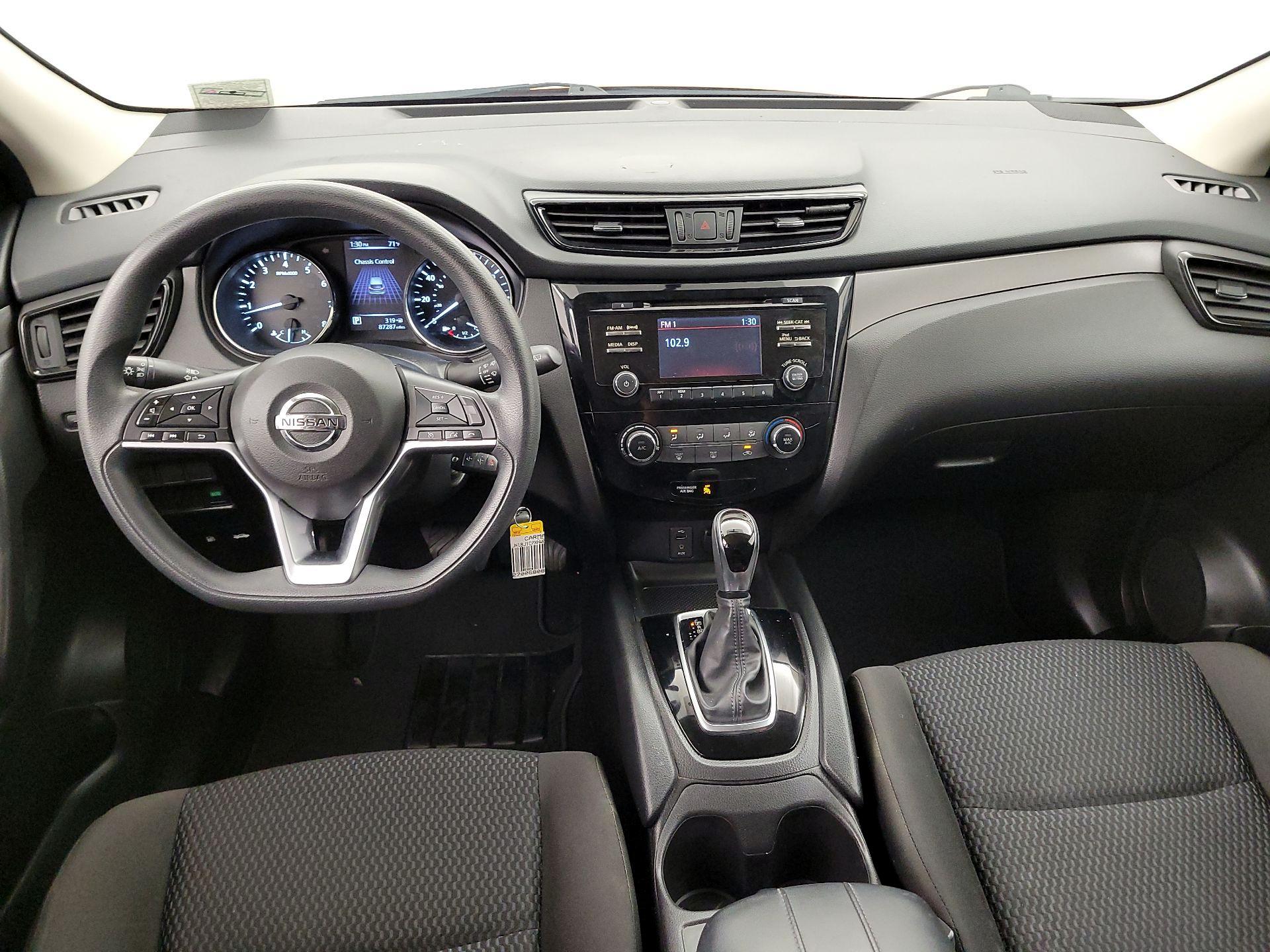 Thumbnail: 2017 Nissan Rogue Sport - 9