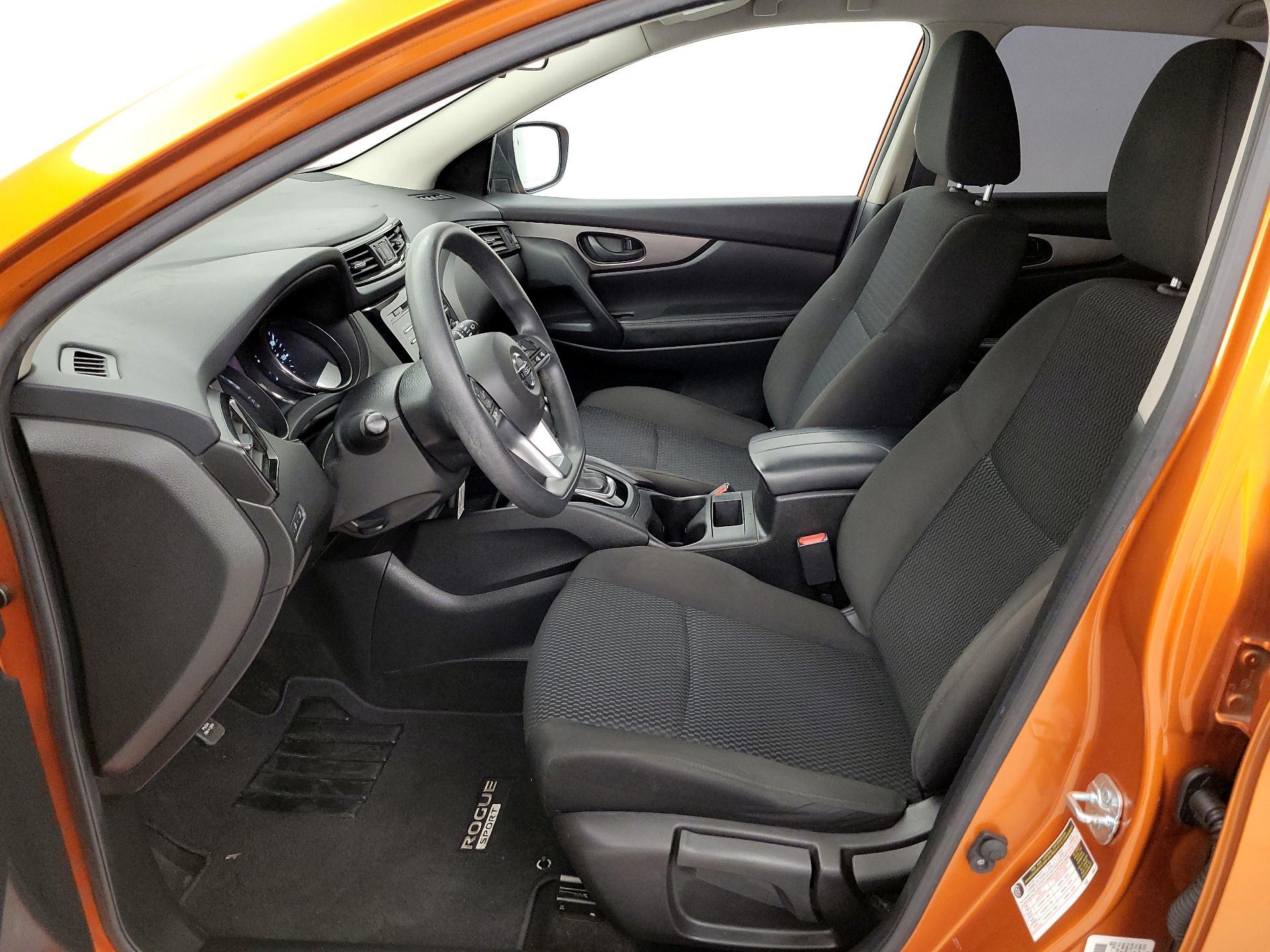 Thumbnail: 2017 Nissan Rogue Sport - 11