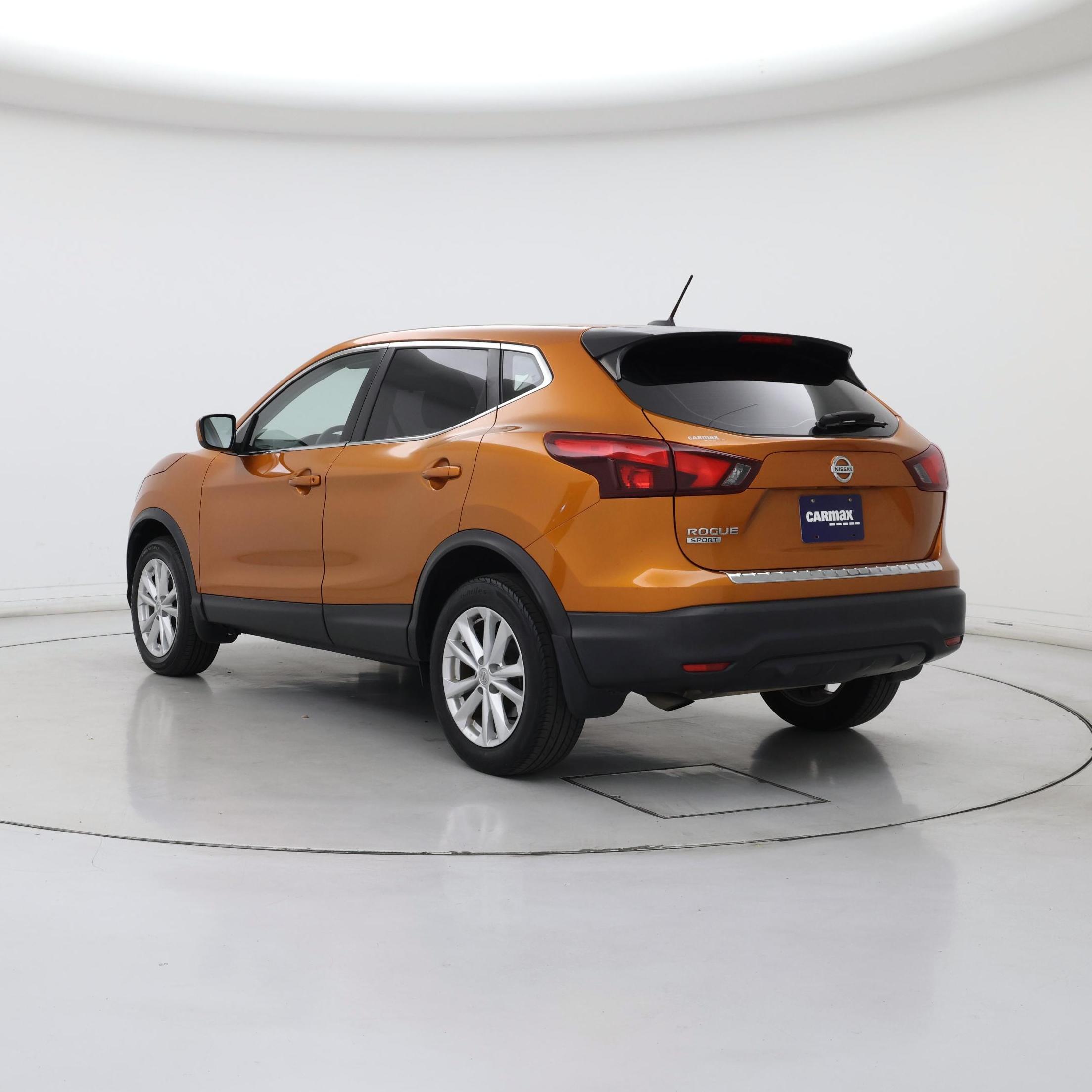 Thumbnail: 2017 Nissan Rogue Sport - 2