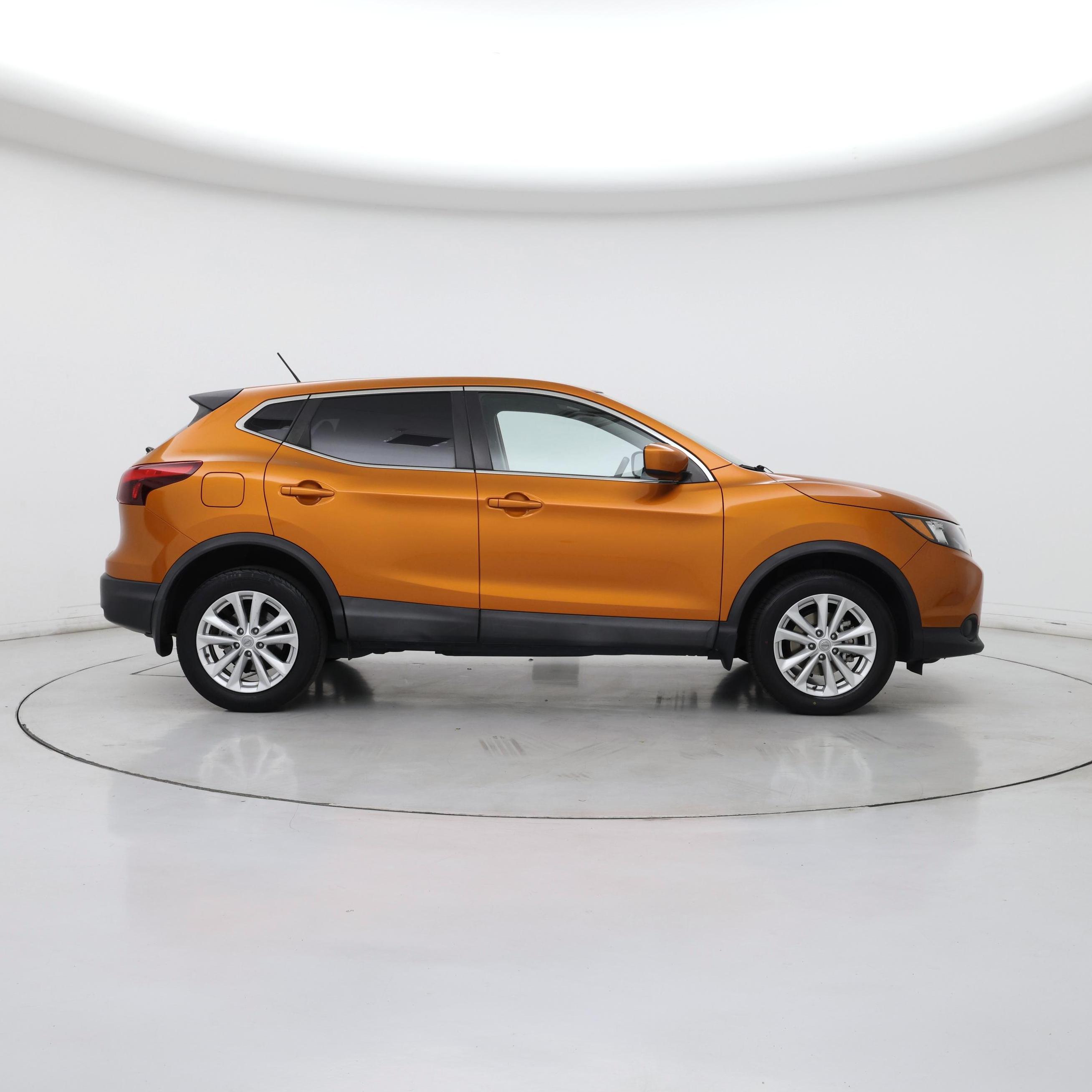 Thumbnail: 2017 Nissan Rogue Sport - 7
