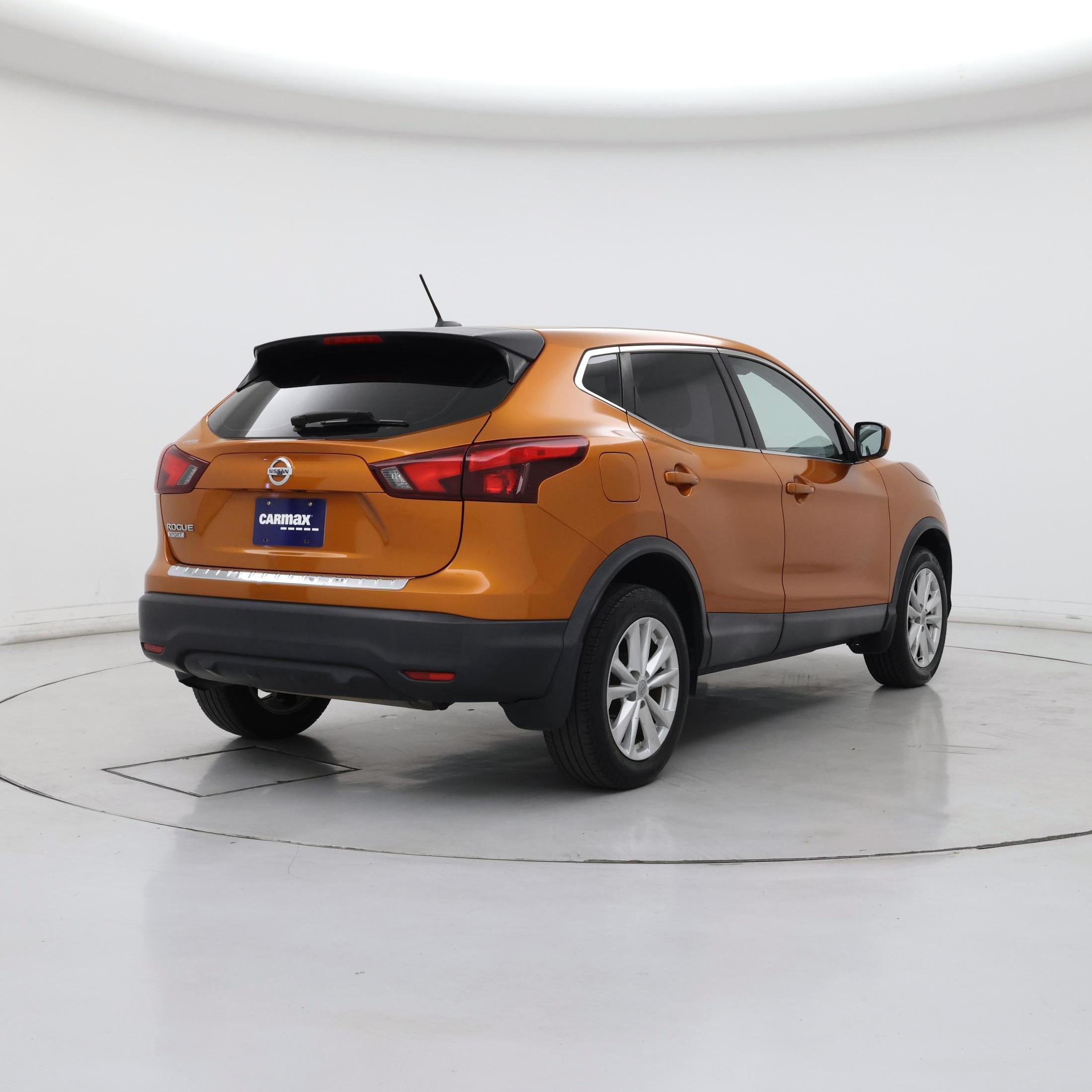Thumbnail: 2017 Nissan Rogue Sport - 8
