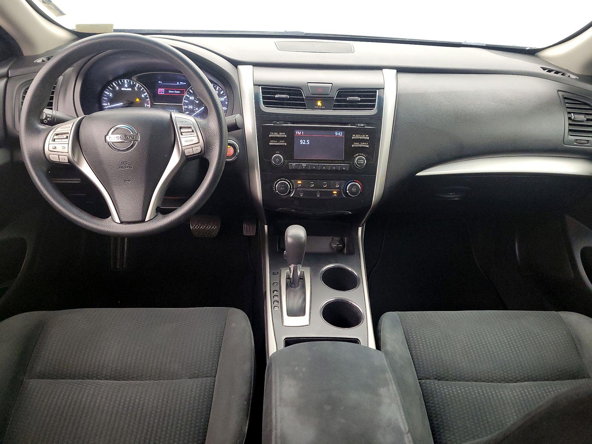 Thumbnail: 2015 Nissan Altima - 9