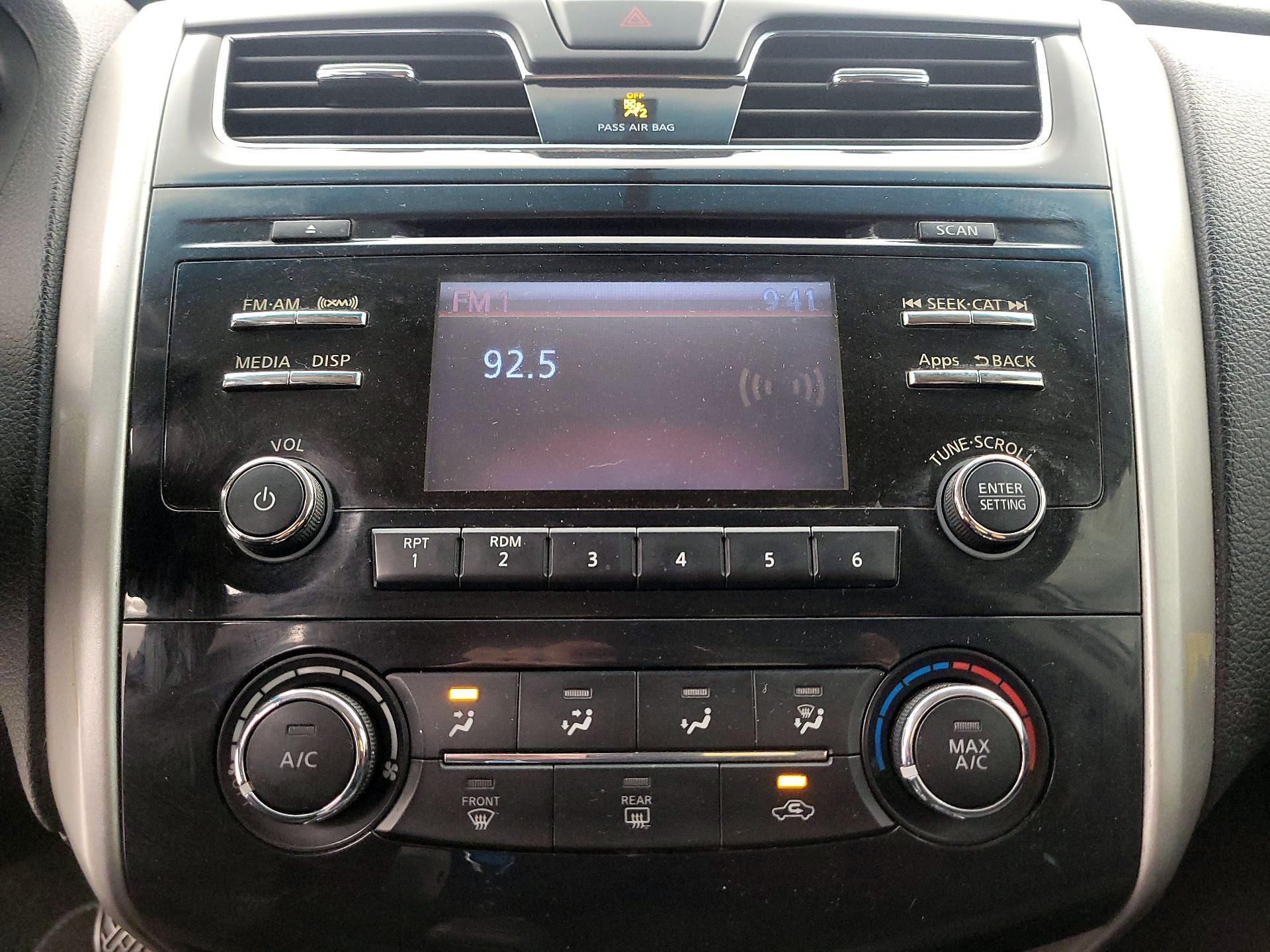 Thumbnail: 2015 Nissan Altima - 15