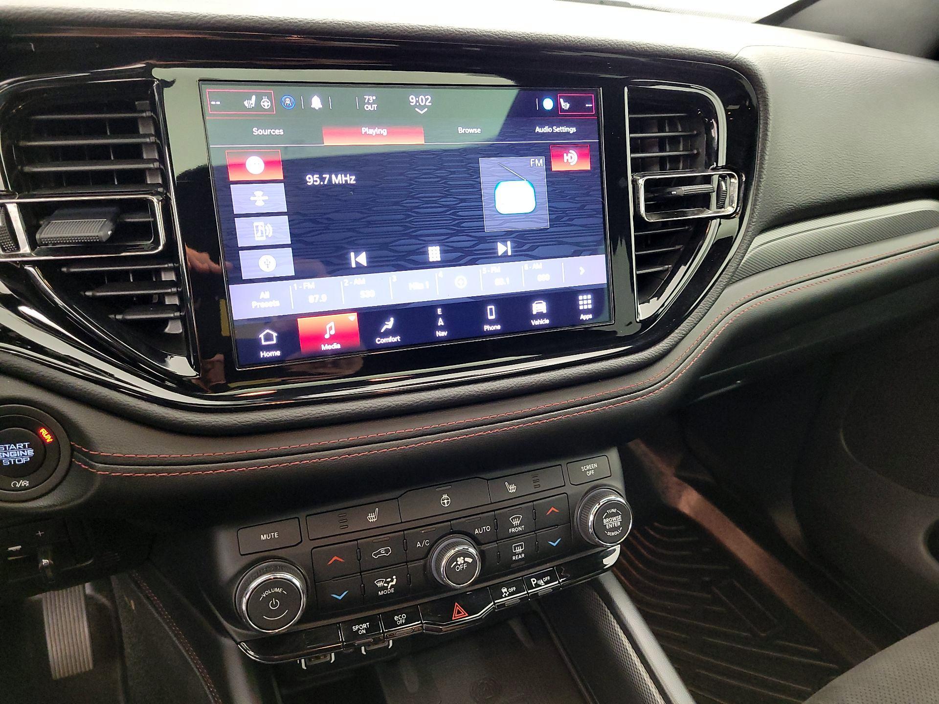 Thumbnail: 2022 Dodge Durango - 16