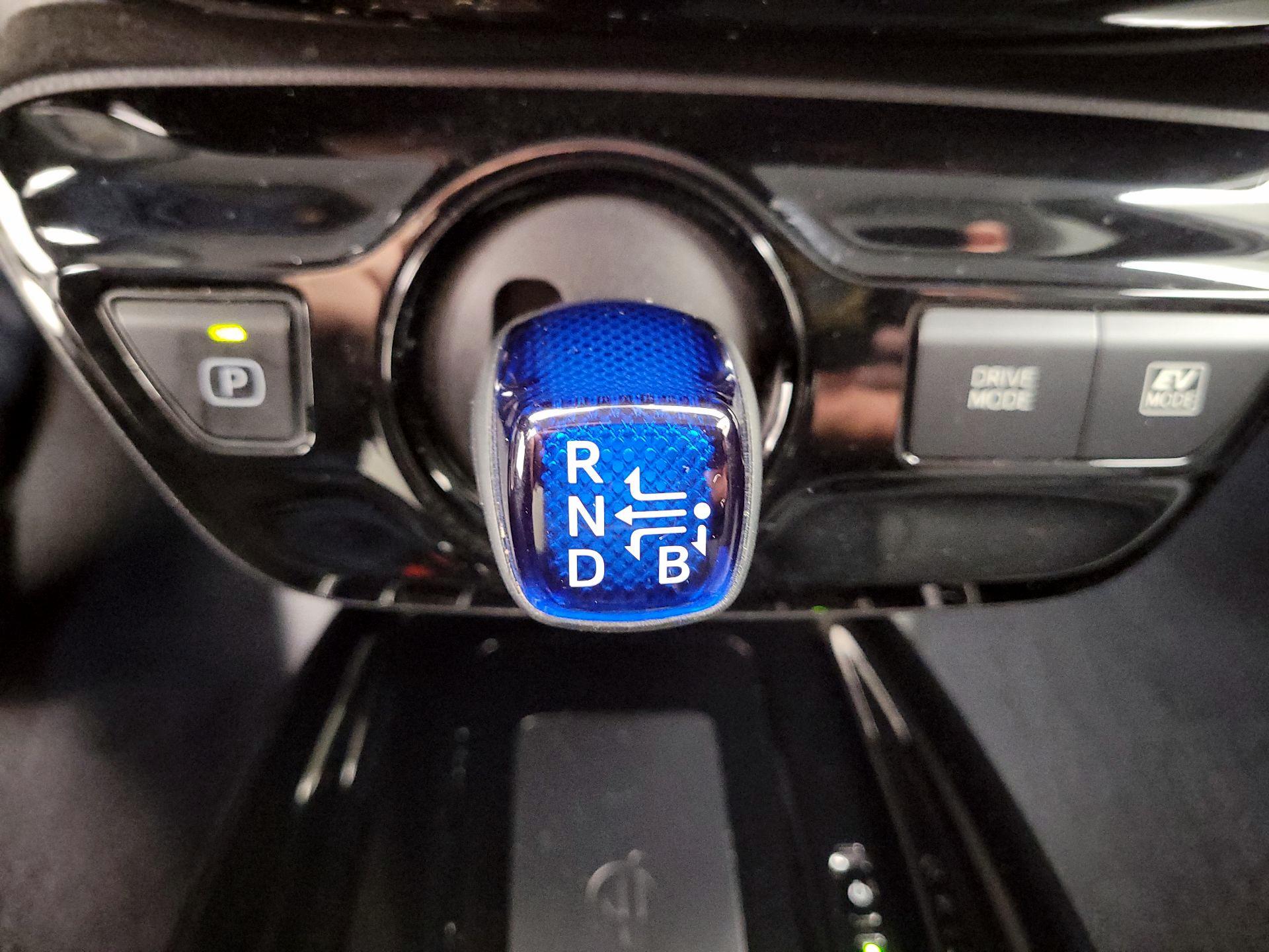 Thumbnail: 2021 Toyota Prius - 17