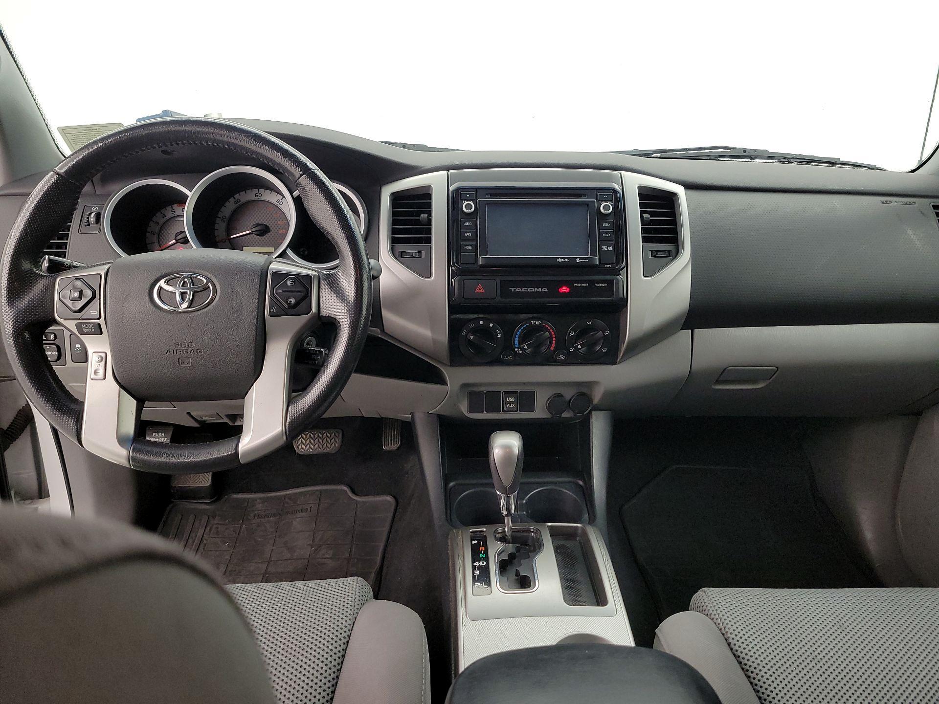 Thumbnail: 2015 Toyota Tacoma - 9