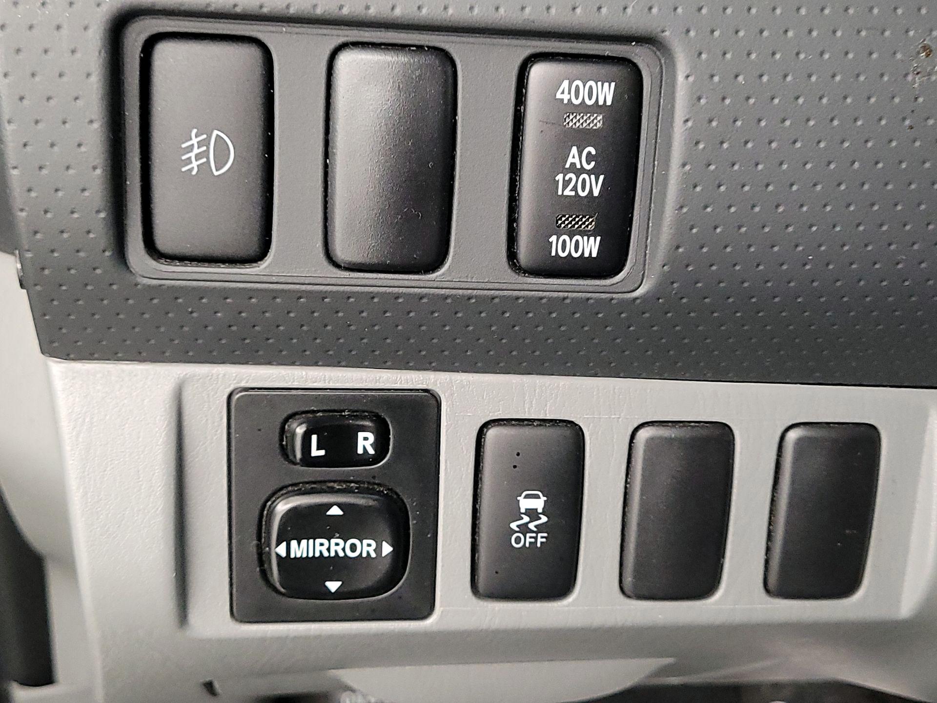 Thumbnail: 2015 Toyota Tacoma - 13