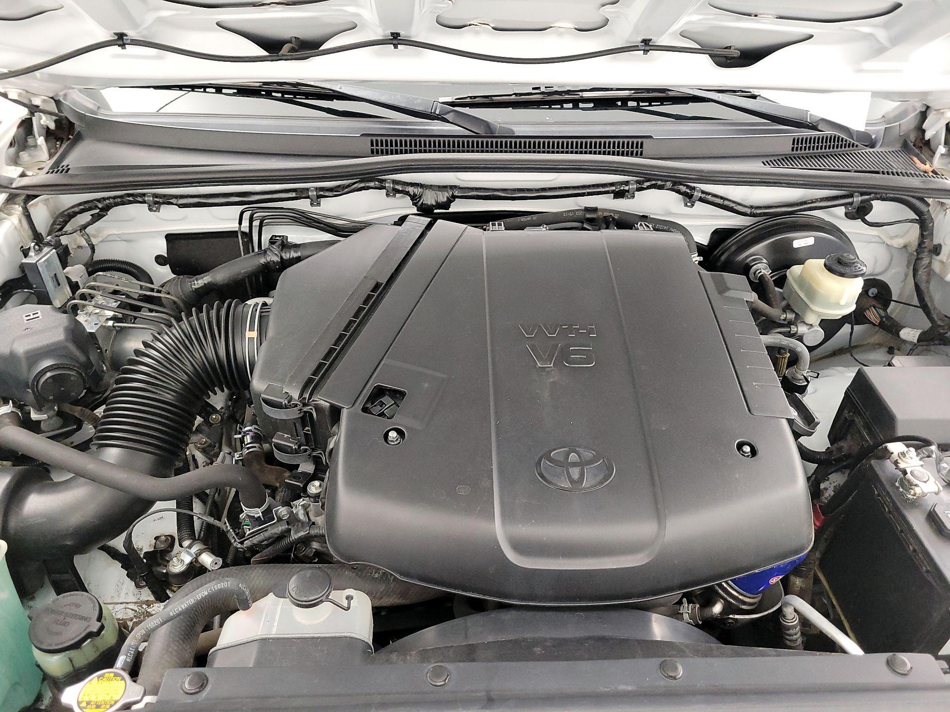 Thumbnail: 2015 Toyota Tacoma - 20