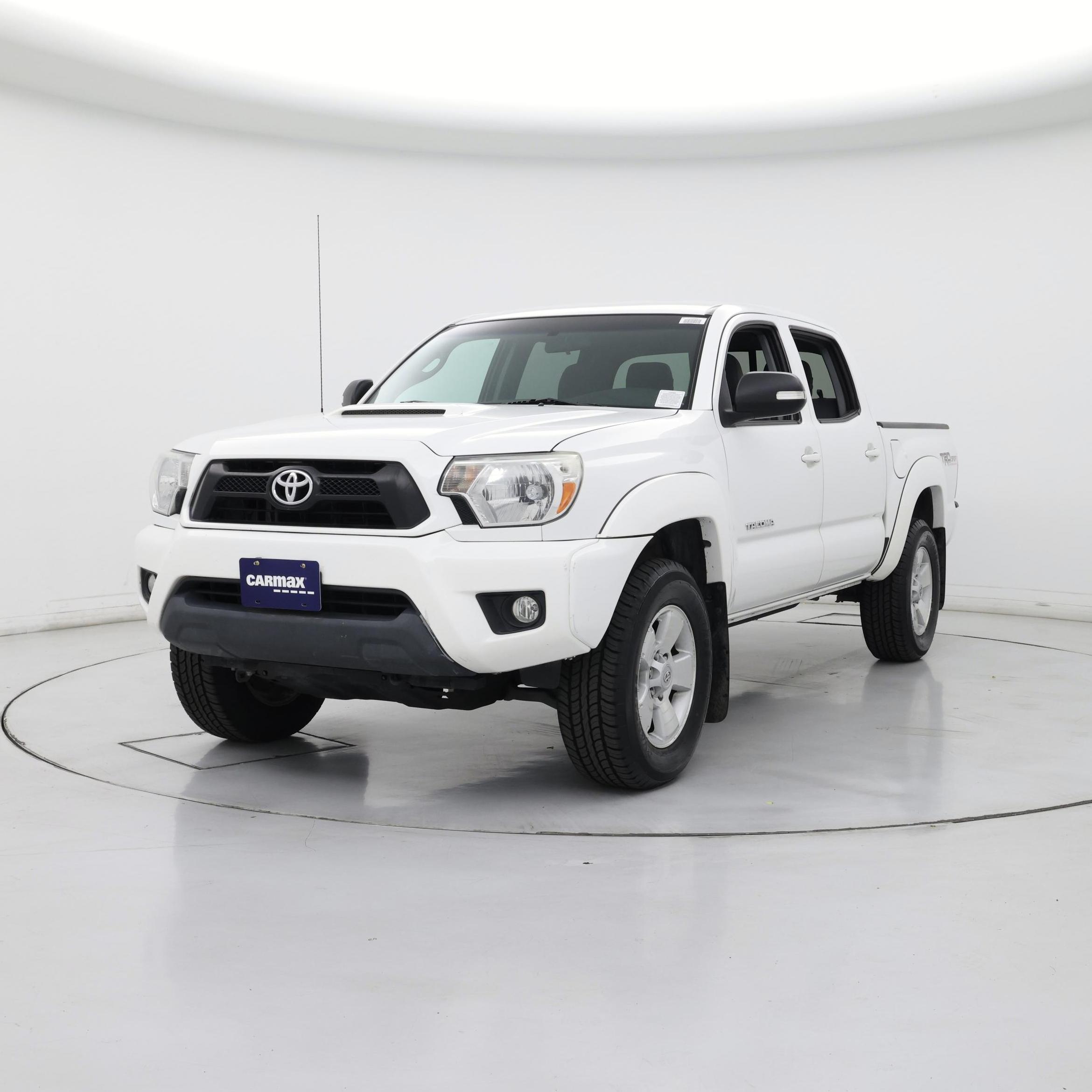 Thumbnail: 2015 Toyota Tacoma - 4