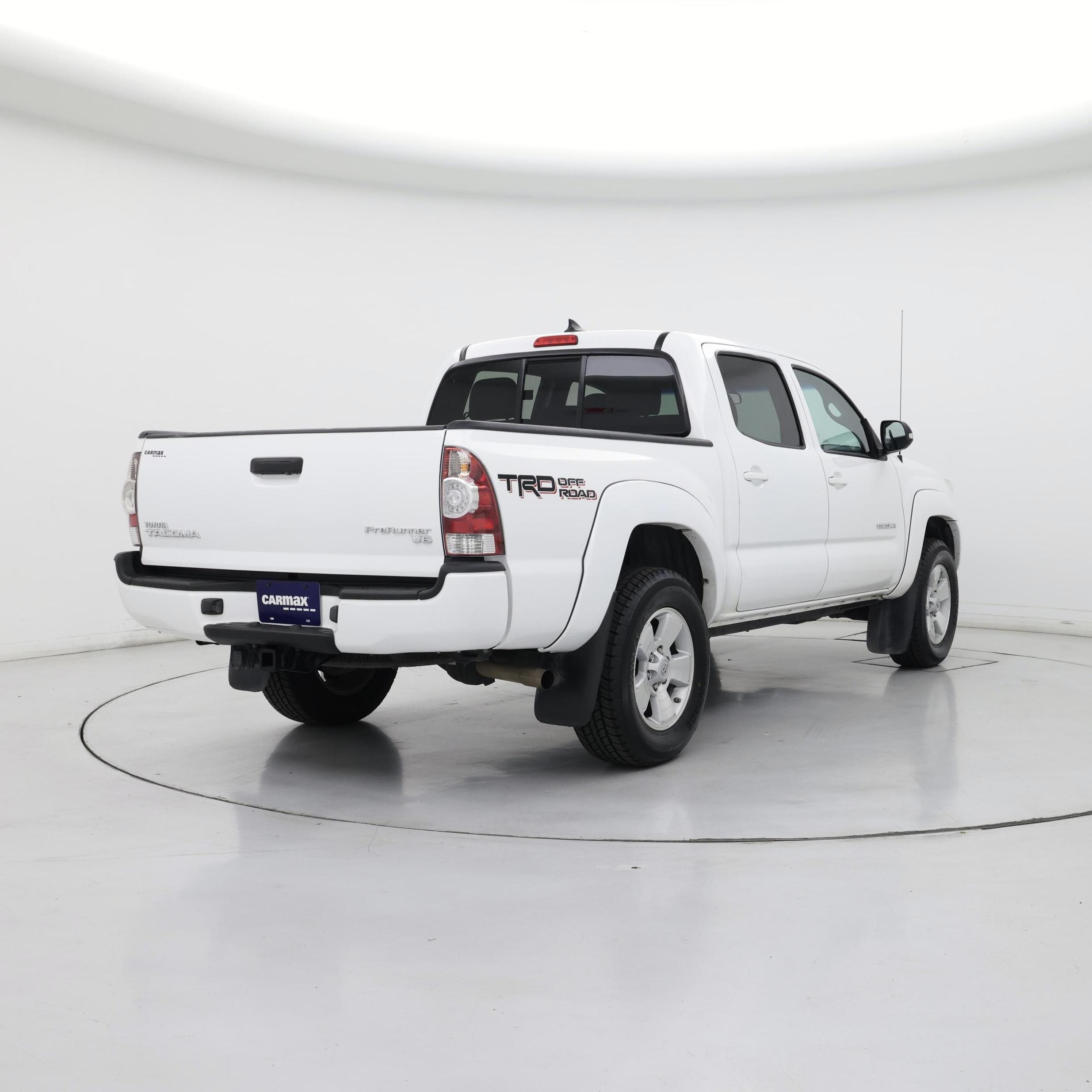 Thumbnail: 2015 Toyota Tacoma - 8
