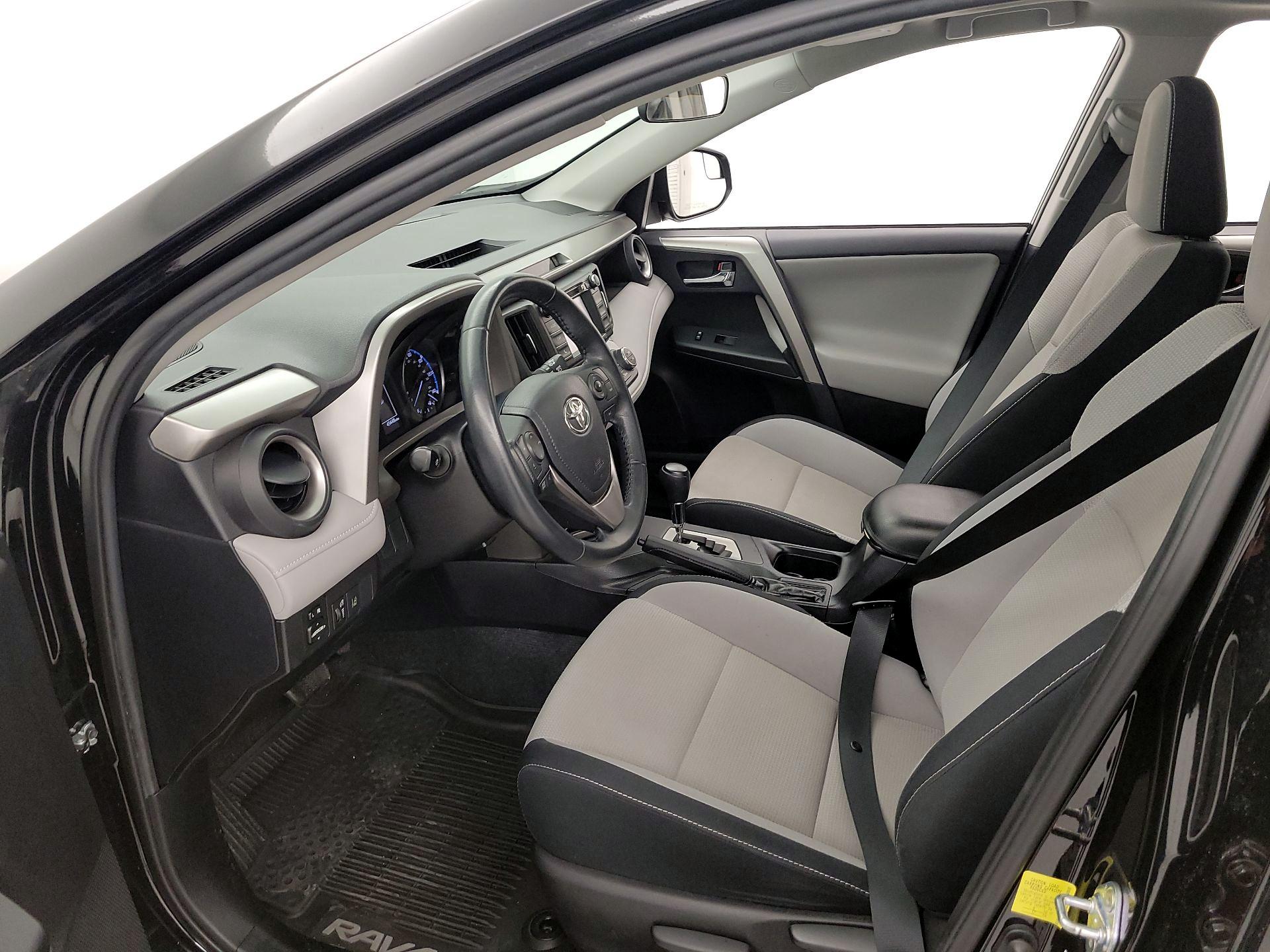 Thumbnail: 2018 Toyota RAV4 - 11